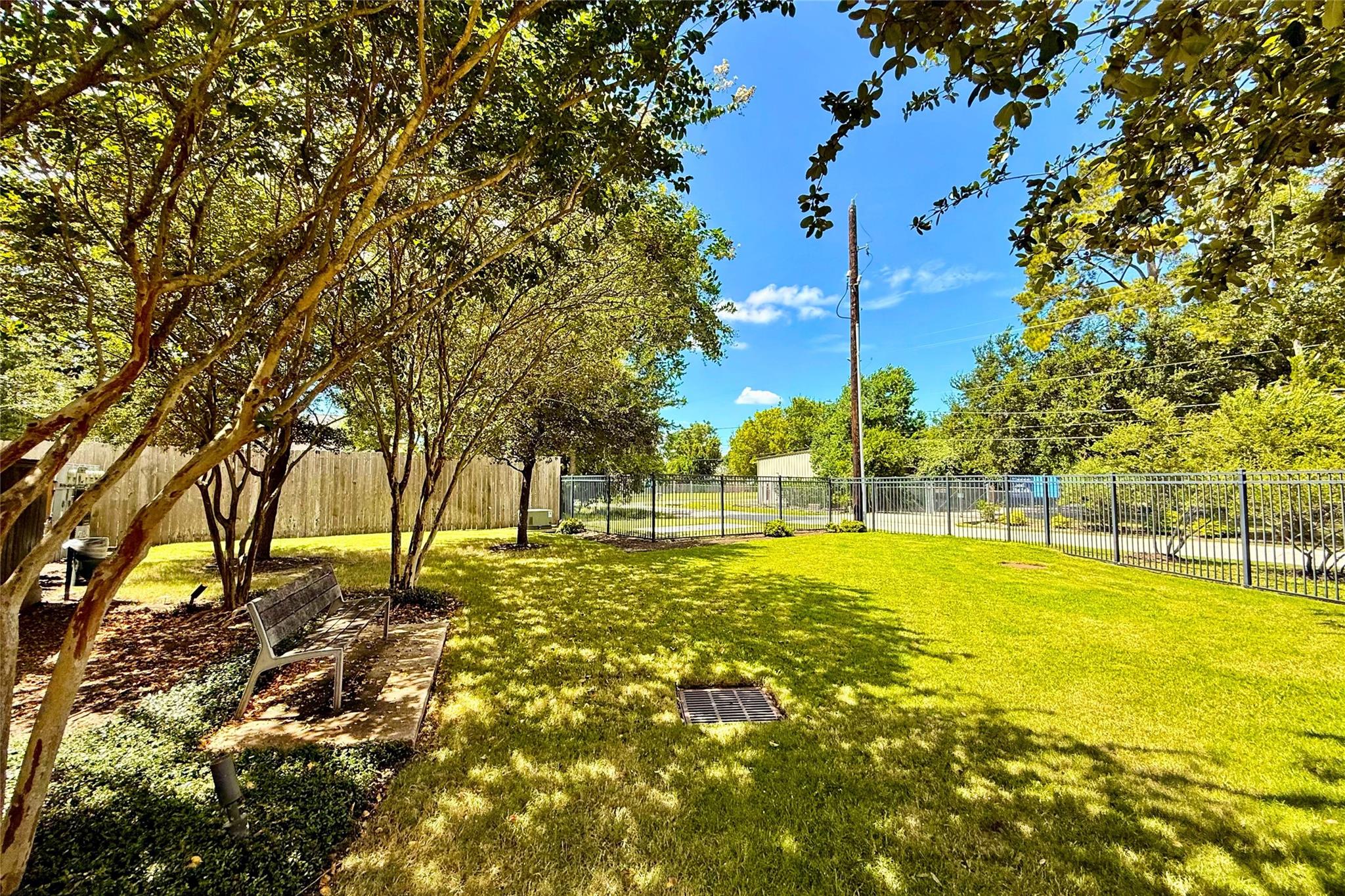 1812 Agoura Hills Drive