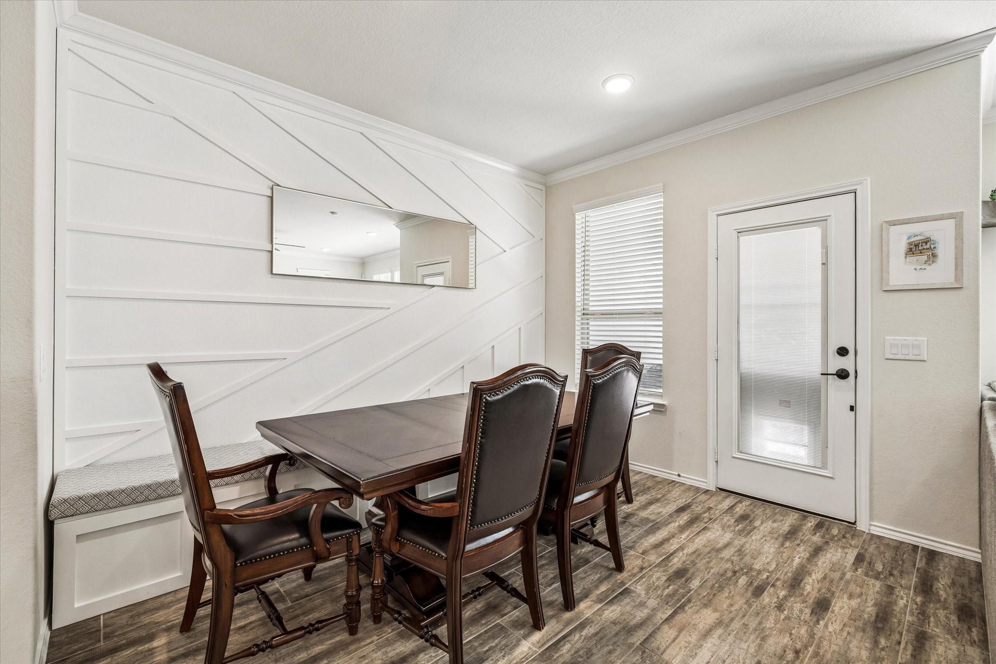 1812 Agoura Hills Drive