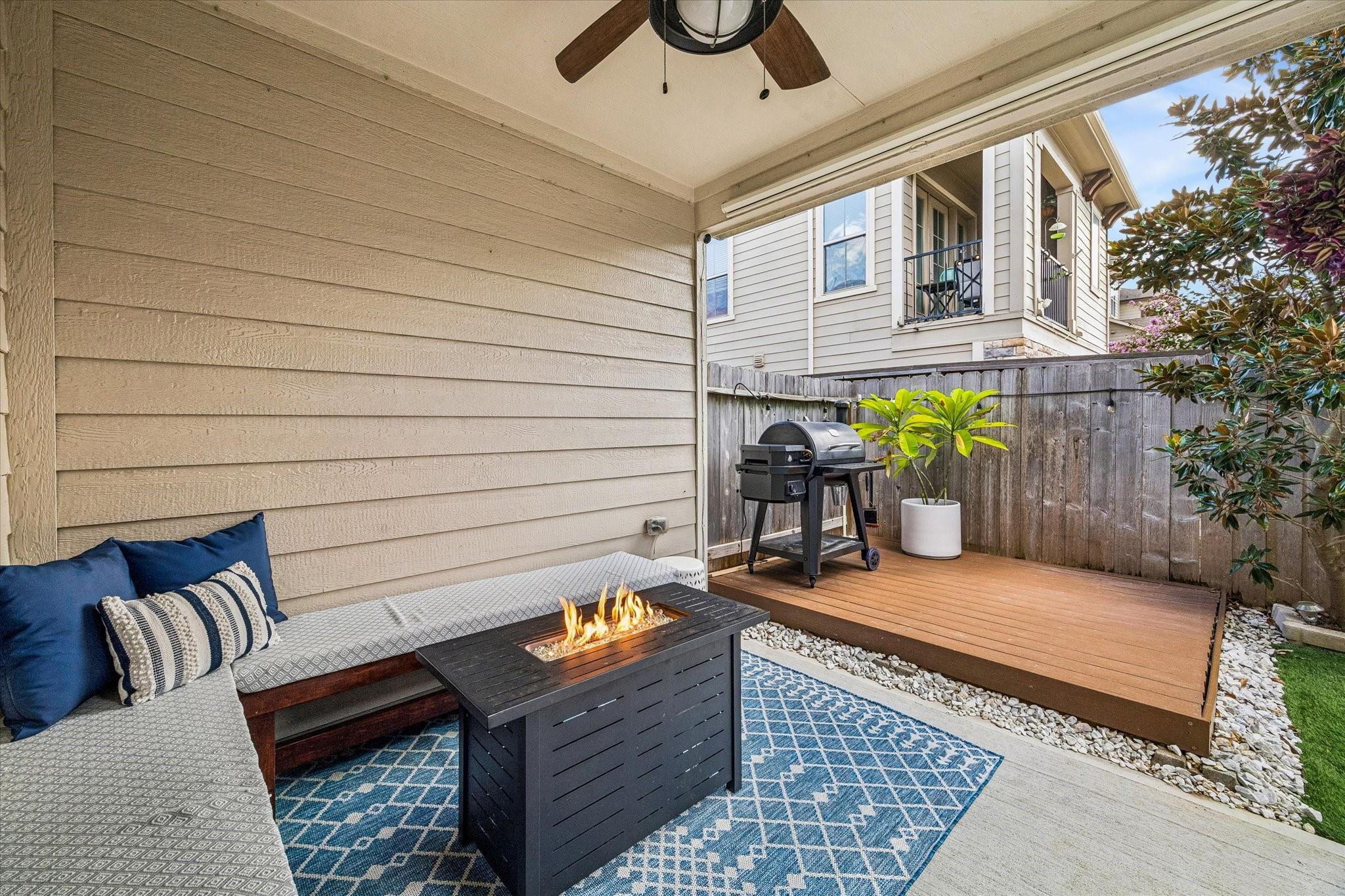 1812 Agoura Hills Drive