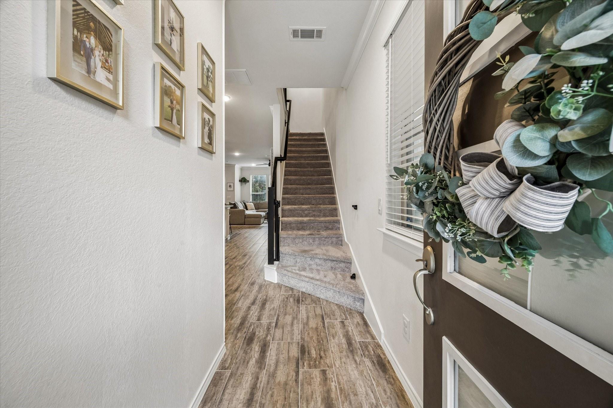 1812 Agoura Hills Drive