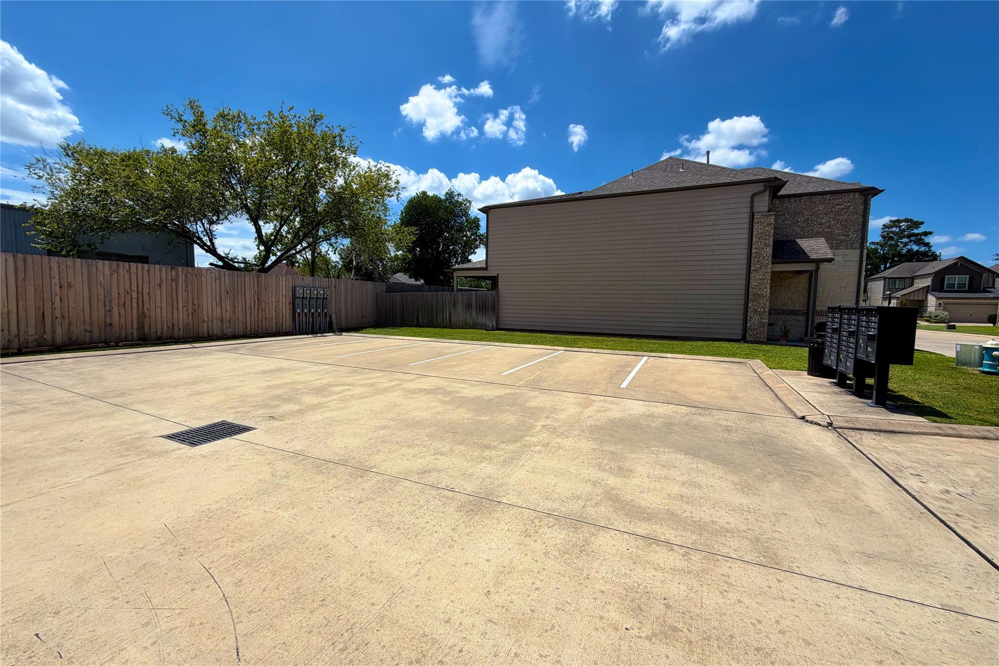 1812 Agoura Hills Drive