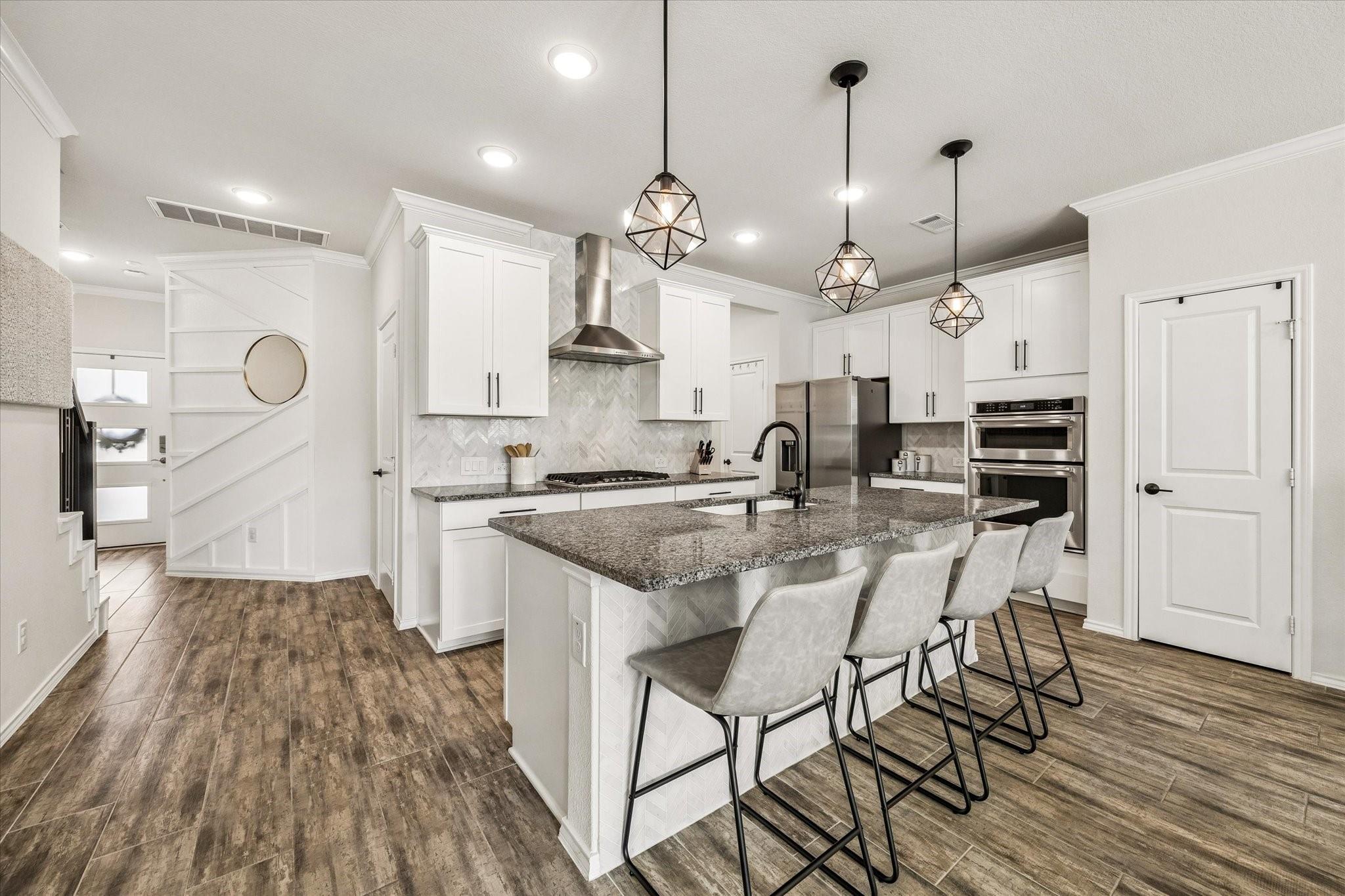 1812 Agoura Hills Drive