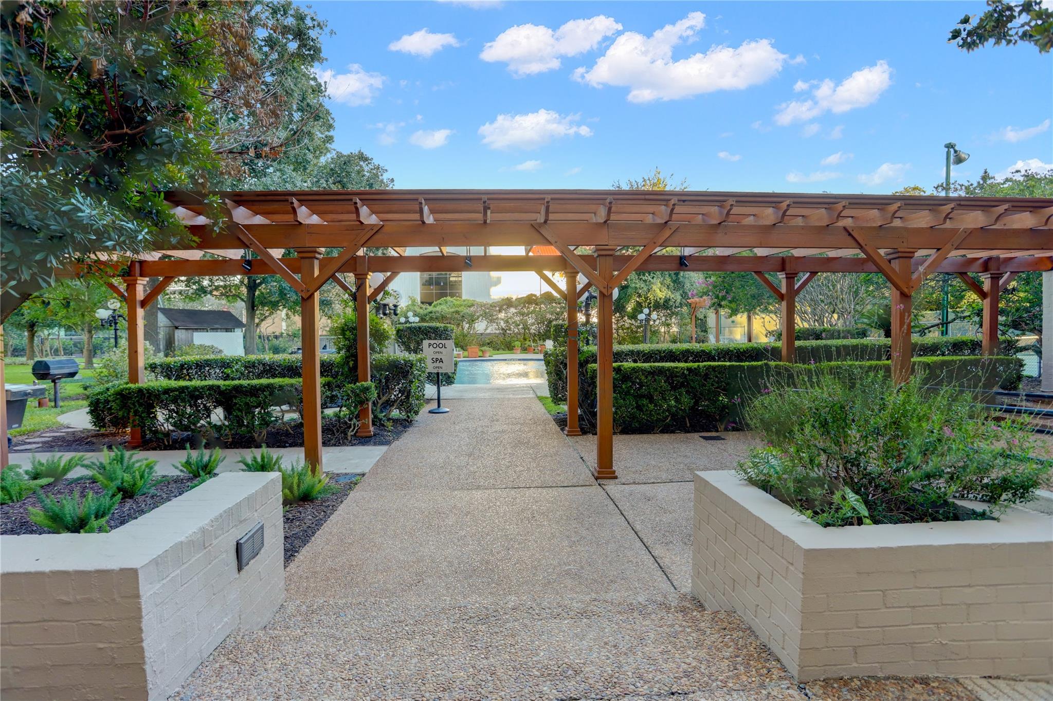 1400 Hermann Drive # 15D