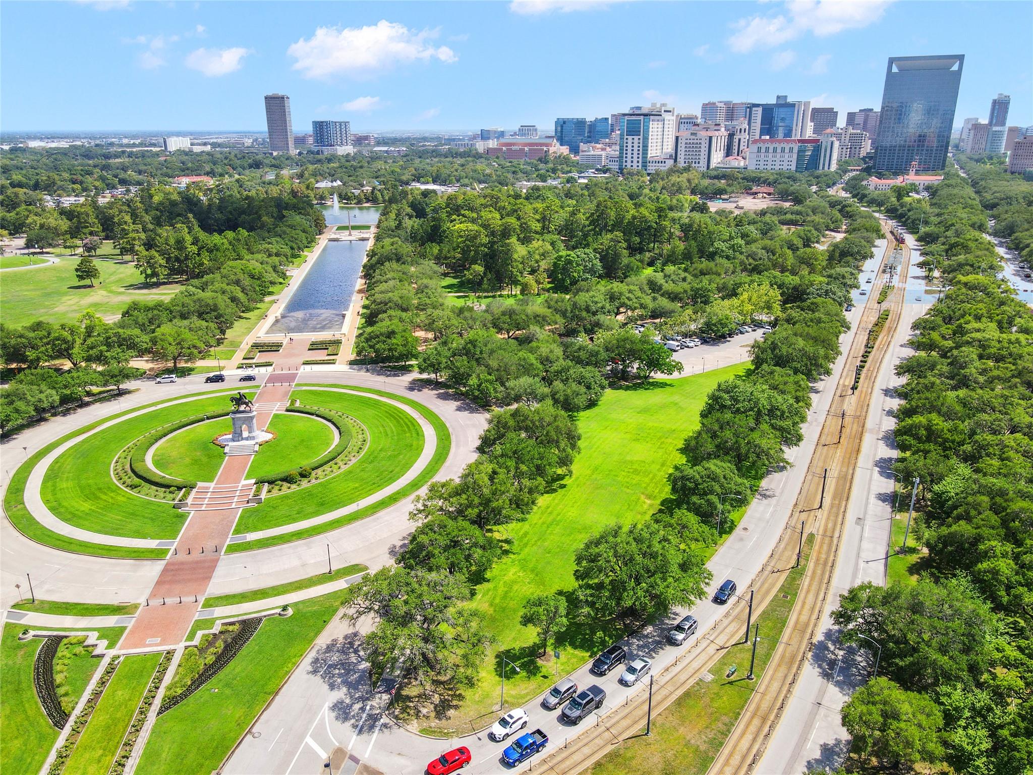 1400 Hermann Drive # 15D