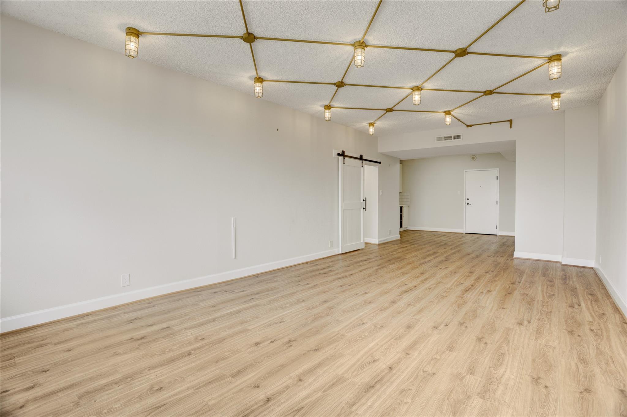 1400 Hermann Drive # 15D