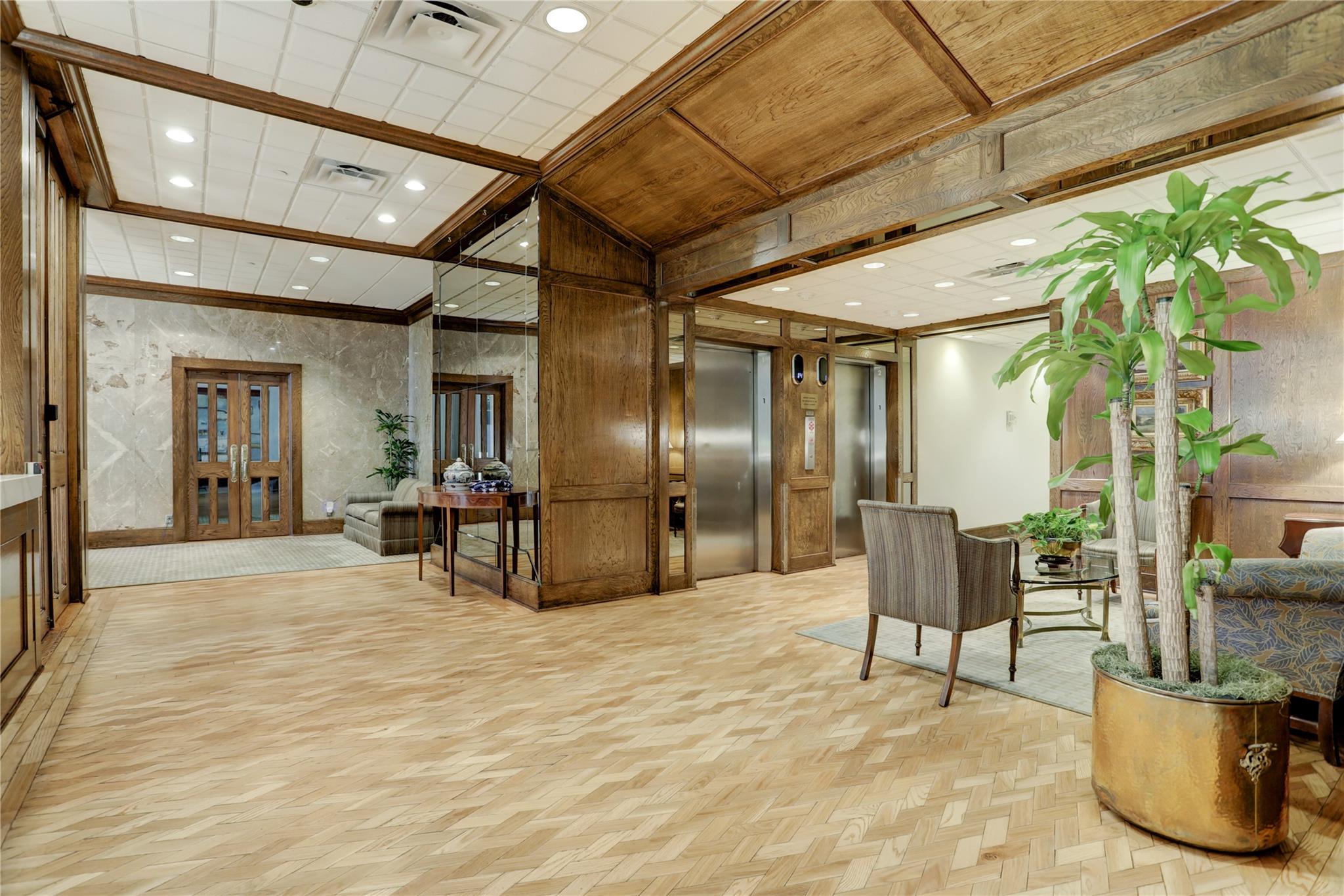 1400 Hermann Drive # 15D