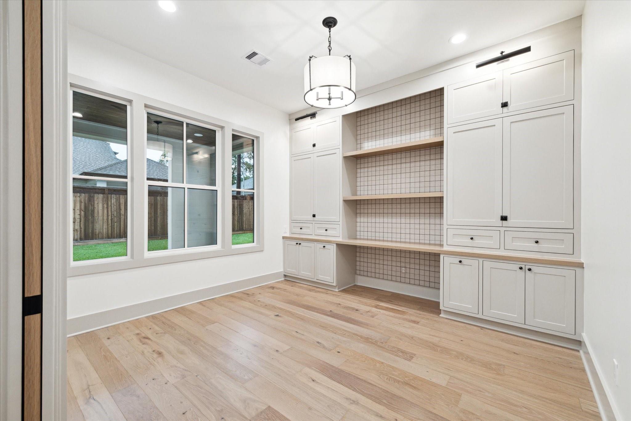 1714 Viking Drive