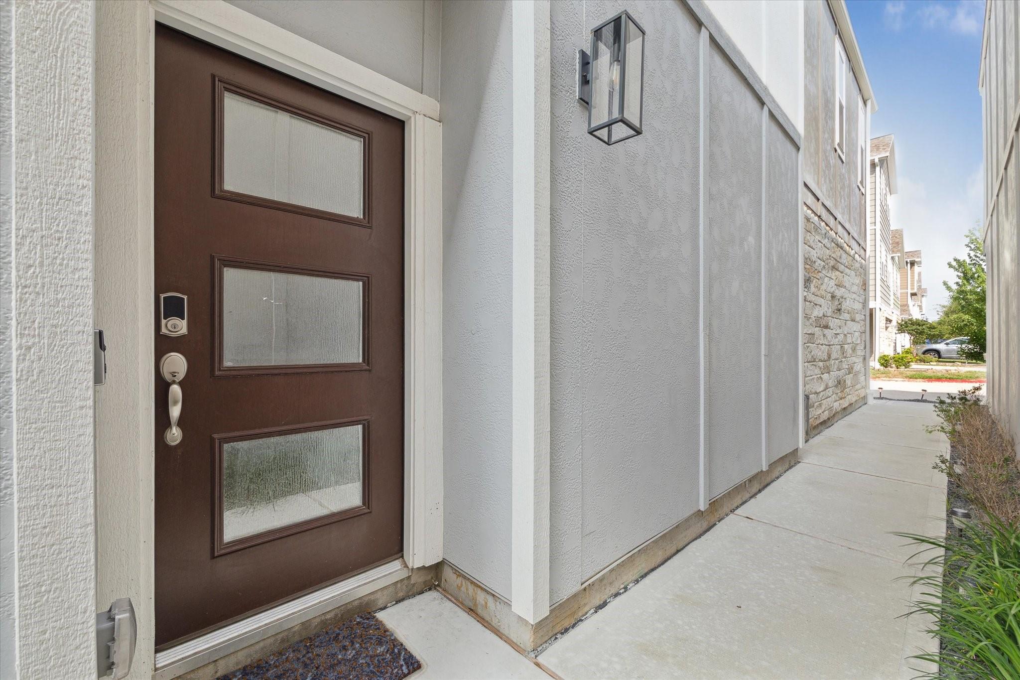 1806 La Magnolia Drive