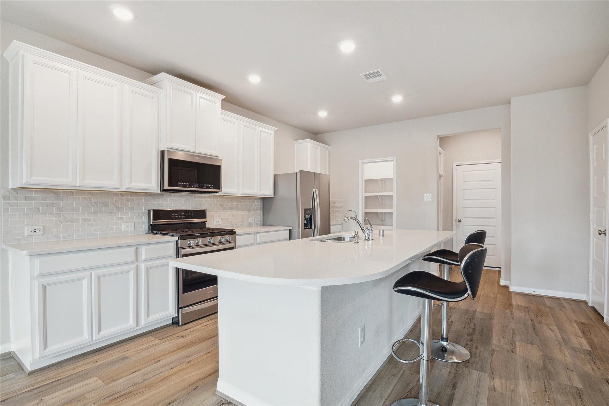 1806 La Magnolia Drive