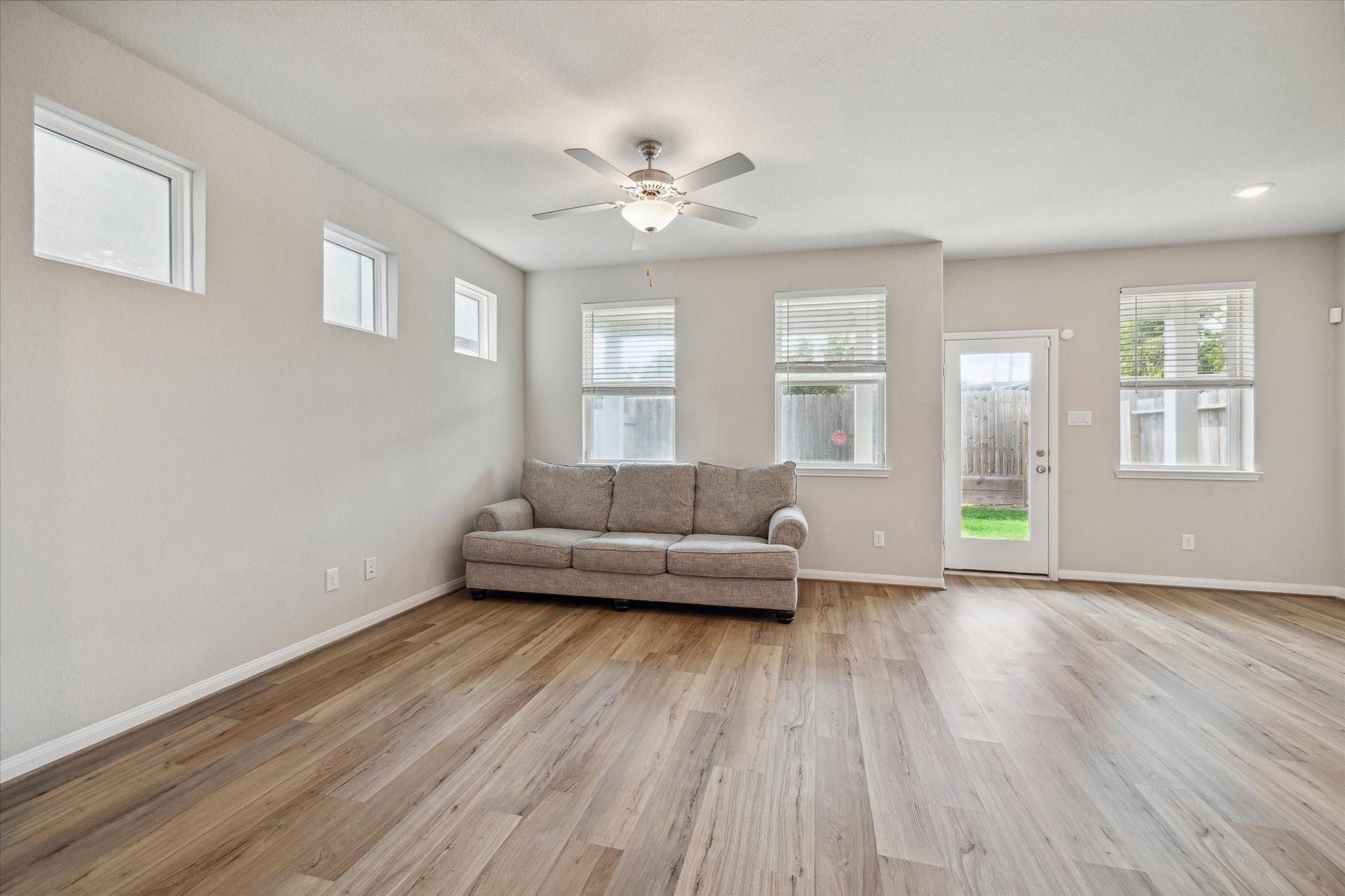 1806 La Magnolia Drive