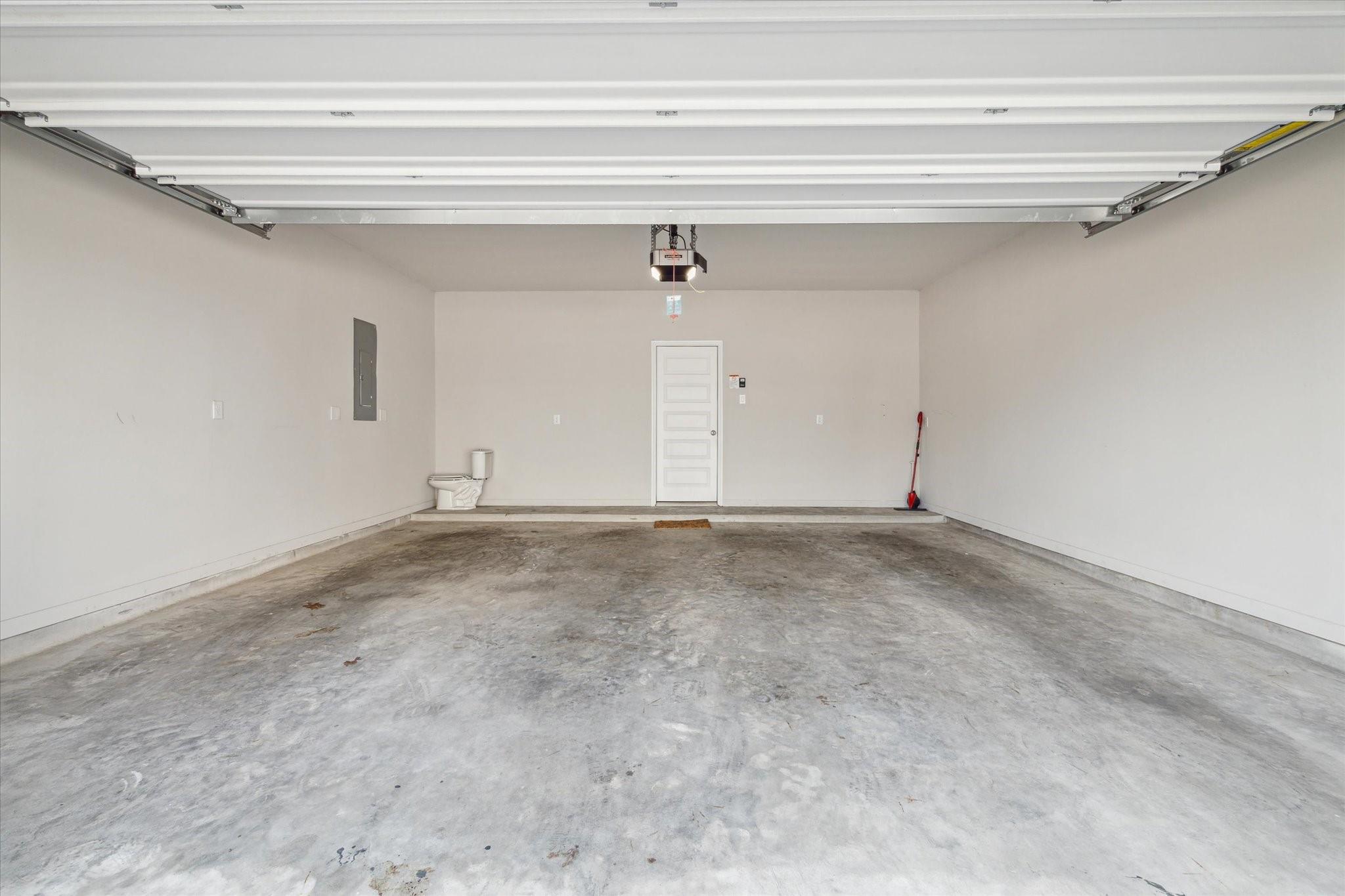 1806 La Magnolia Drive