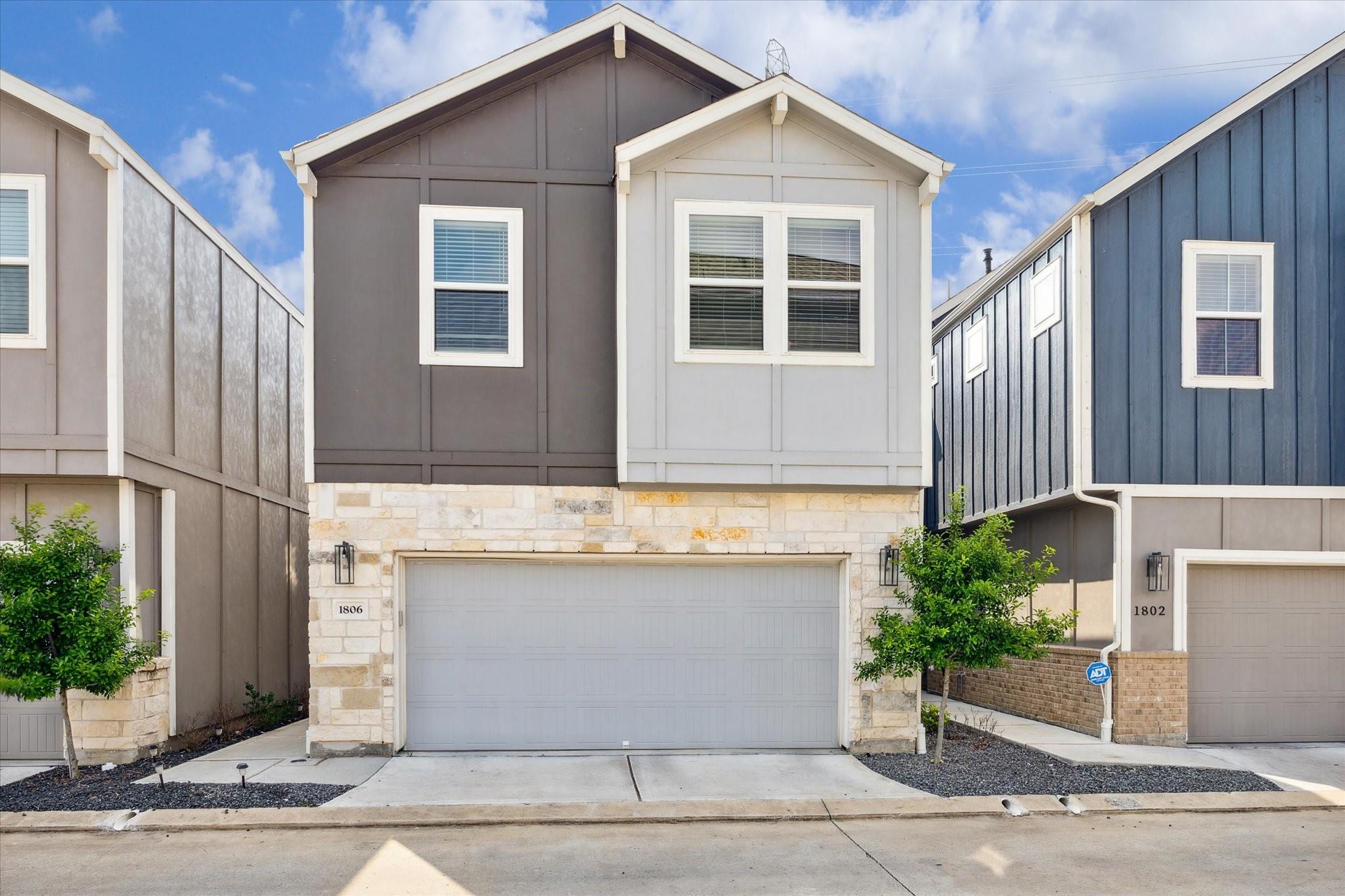1806 La Magnolia Drive
