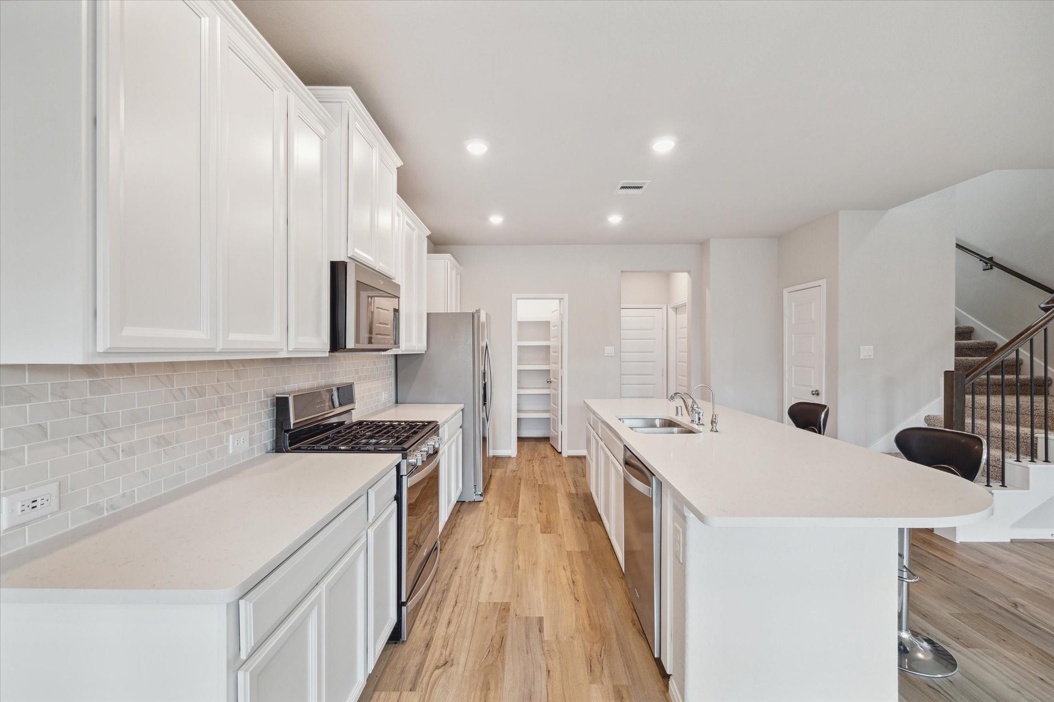 1806 La Magnolia Drive