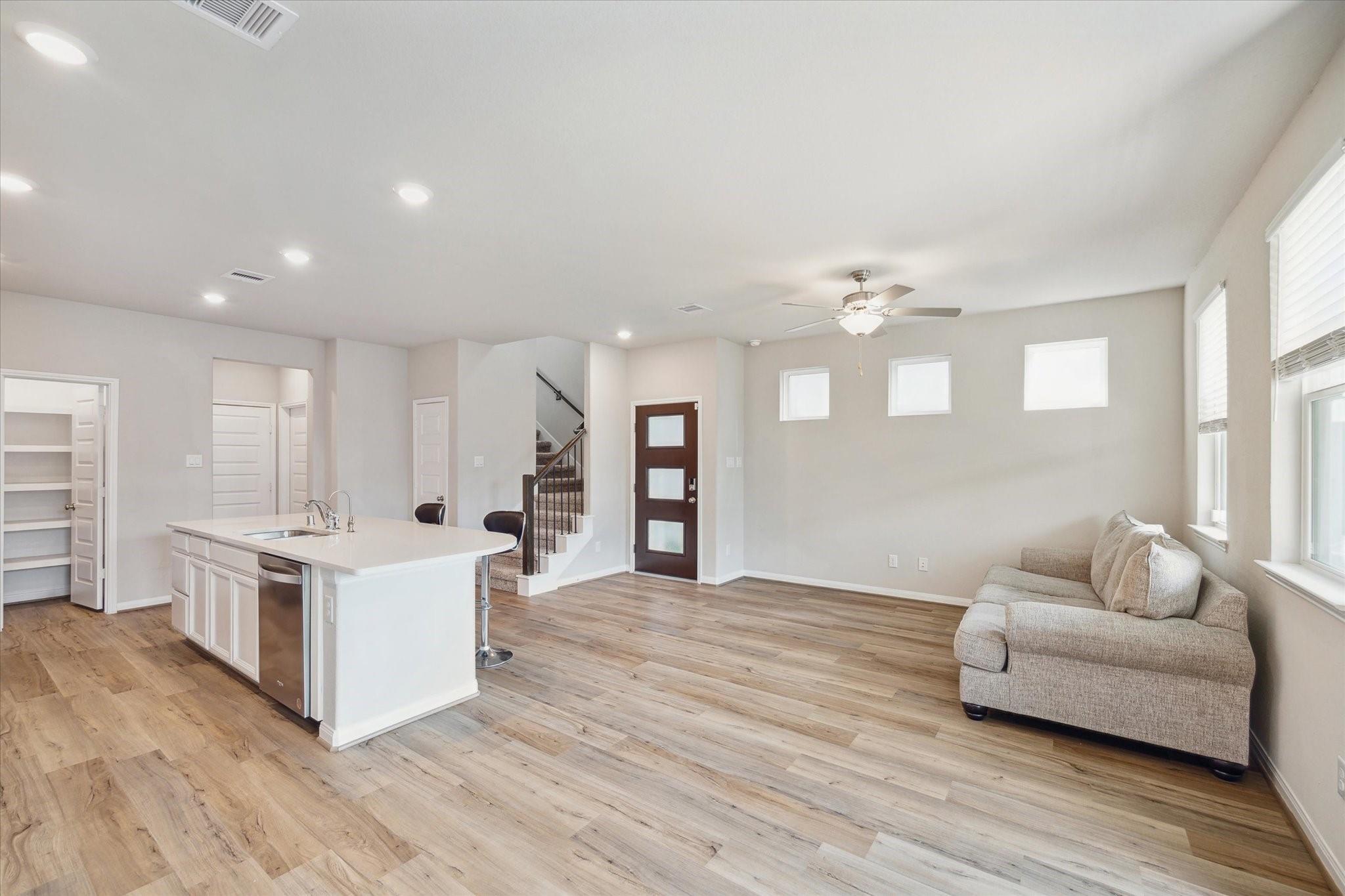 1806 La Magnolia Drive