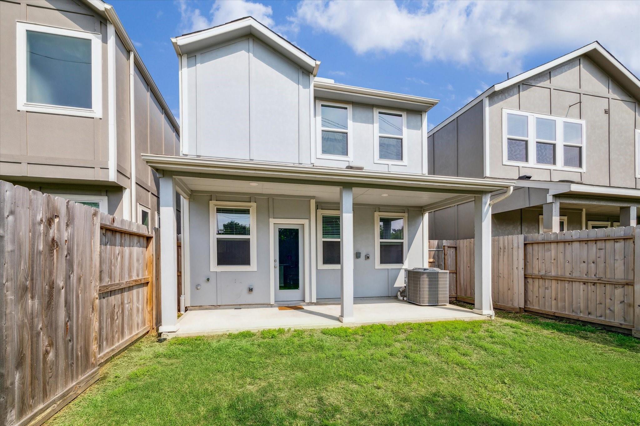 1806 La Magnolia Drive