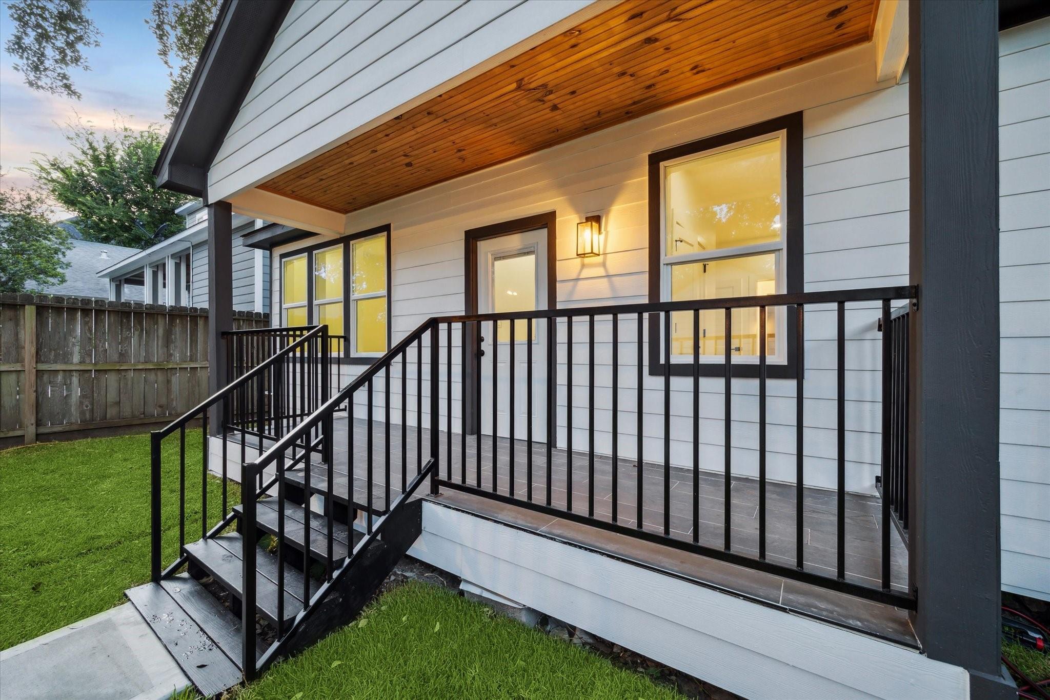 318 W 24th Street