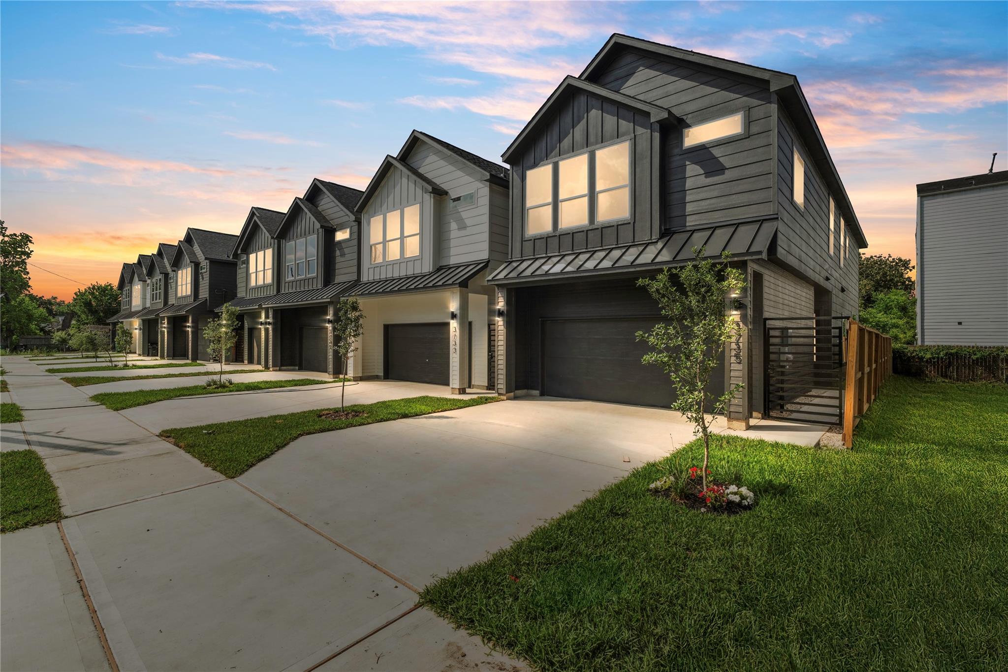 3733 & 3735 Lydia Street