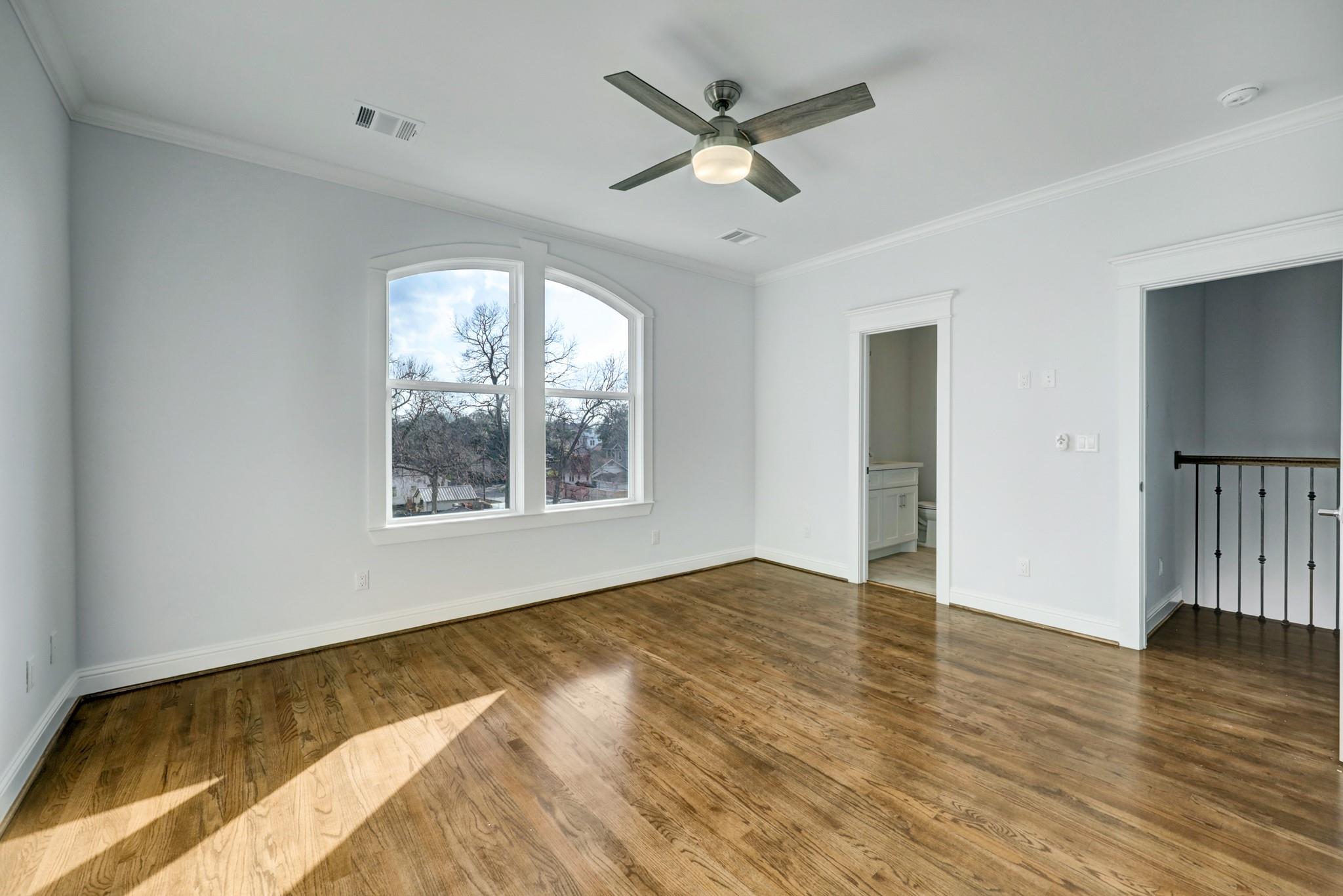 1007 E 28th Street