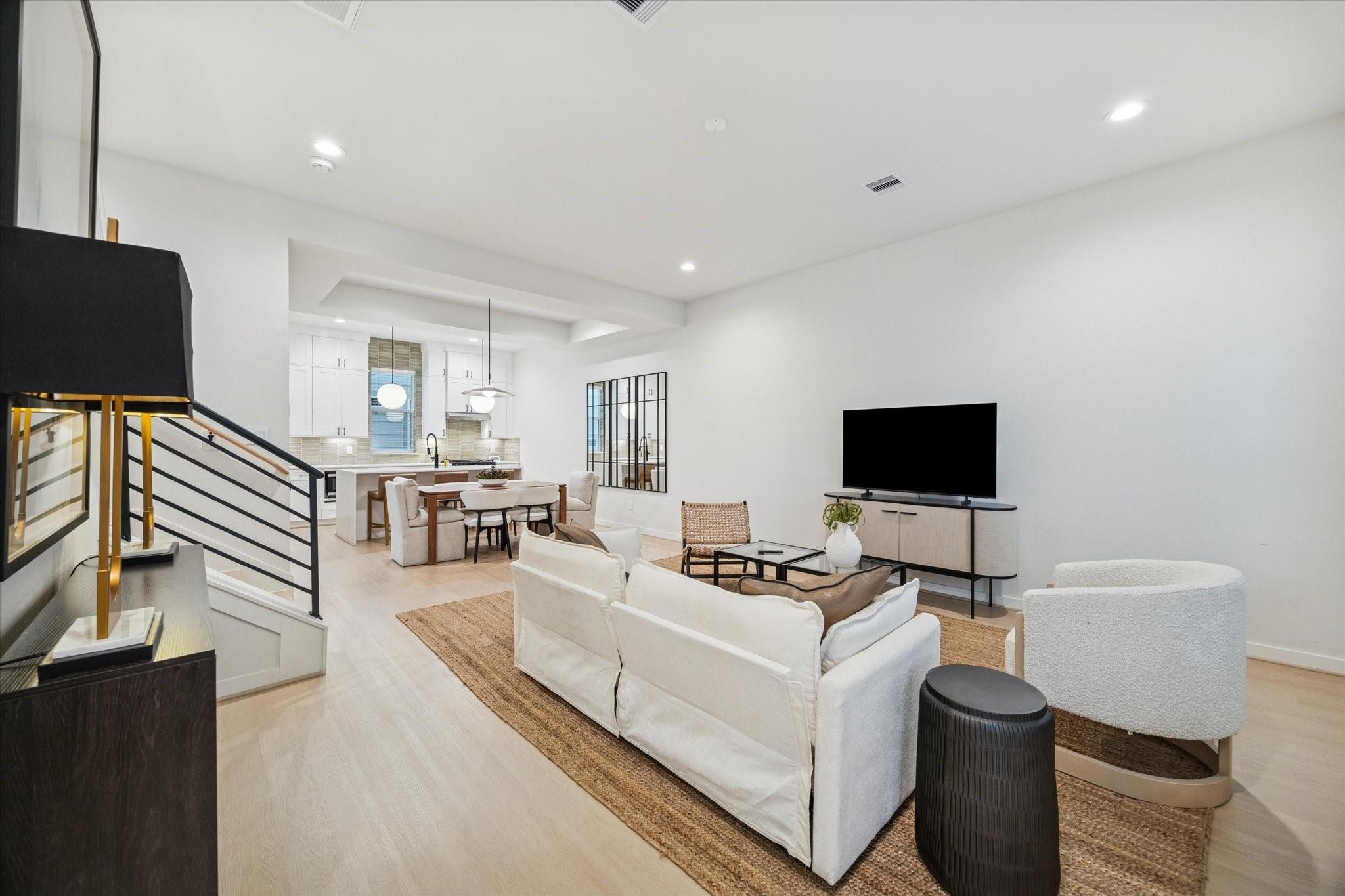 811 Thornton Road # B, Houston Unit: B