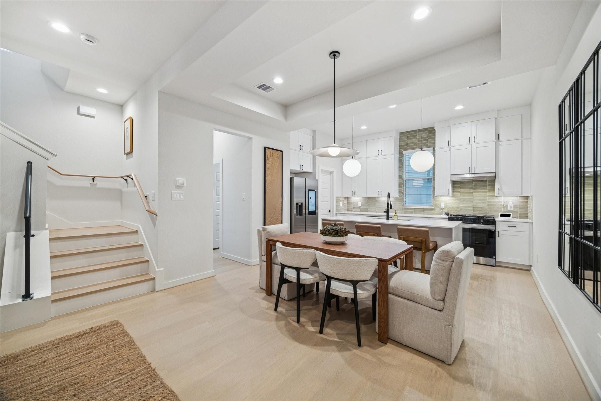 811 Thornton Road # B, Houston Unit: B