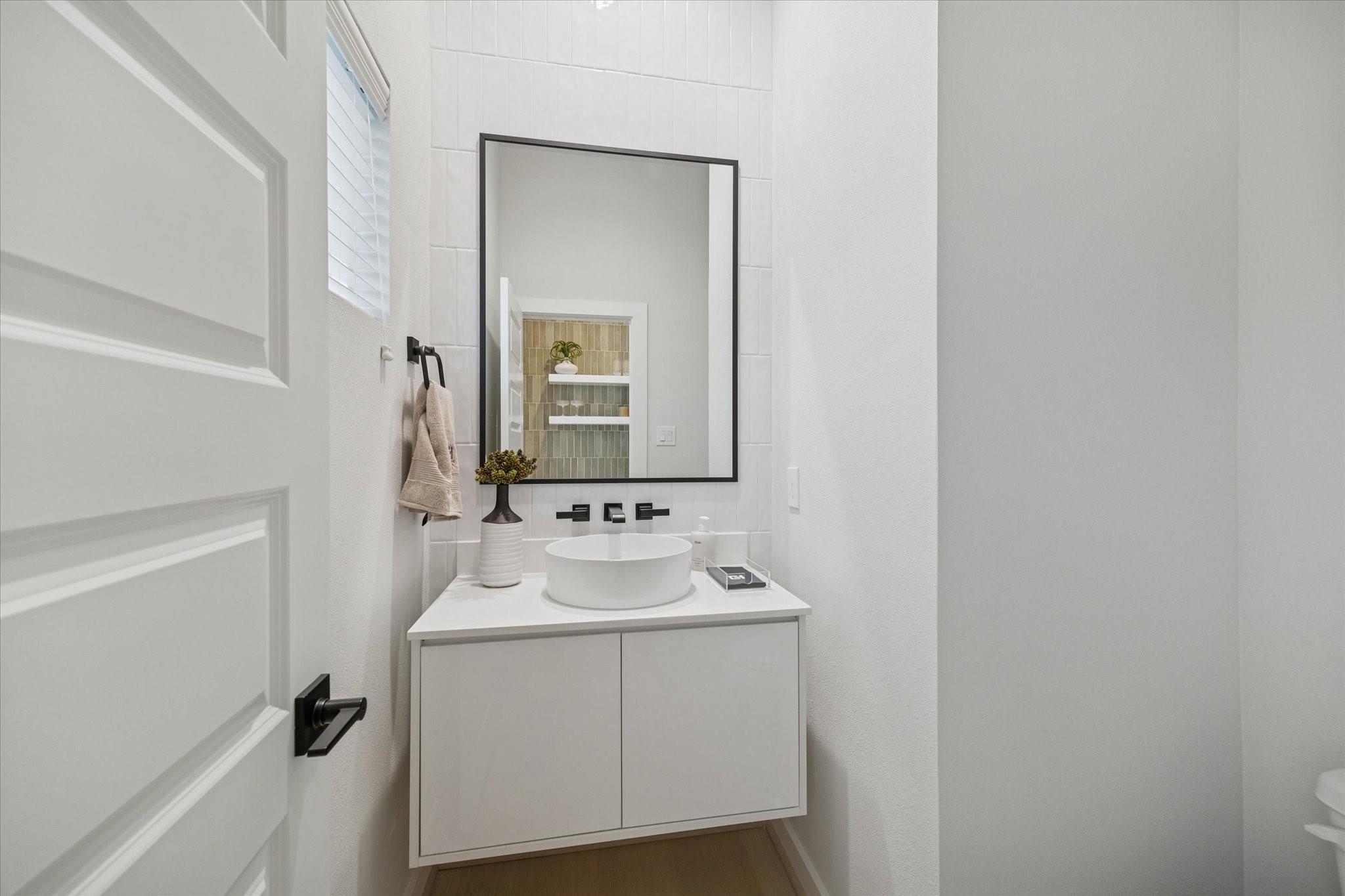811 Thornton Road # B, Houston Unit: B