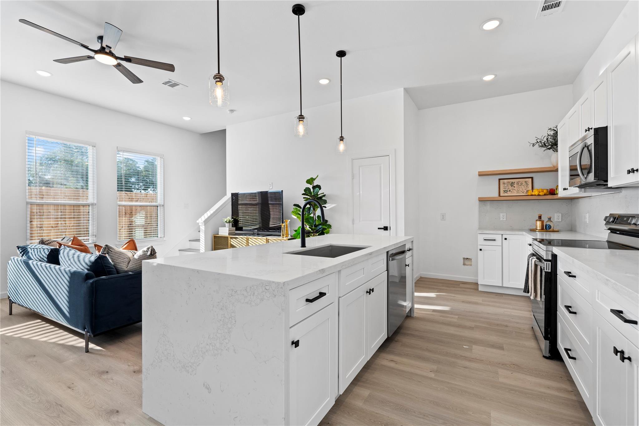 866 Rachel Street Unit: E