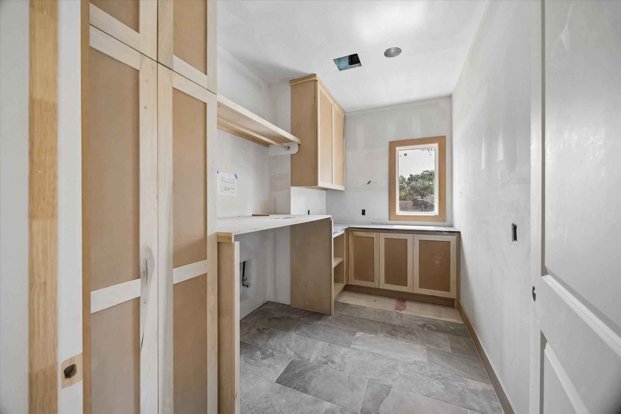 1050 W 42nd Street