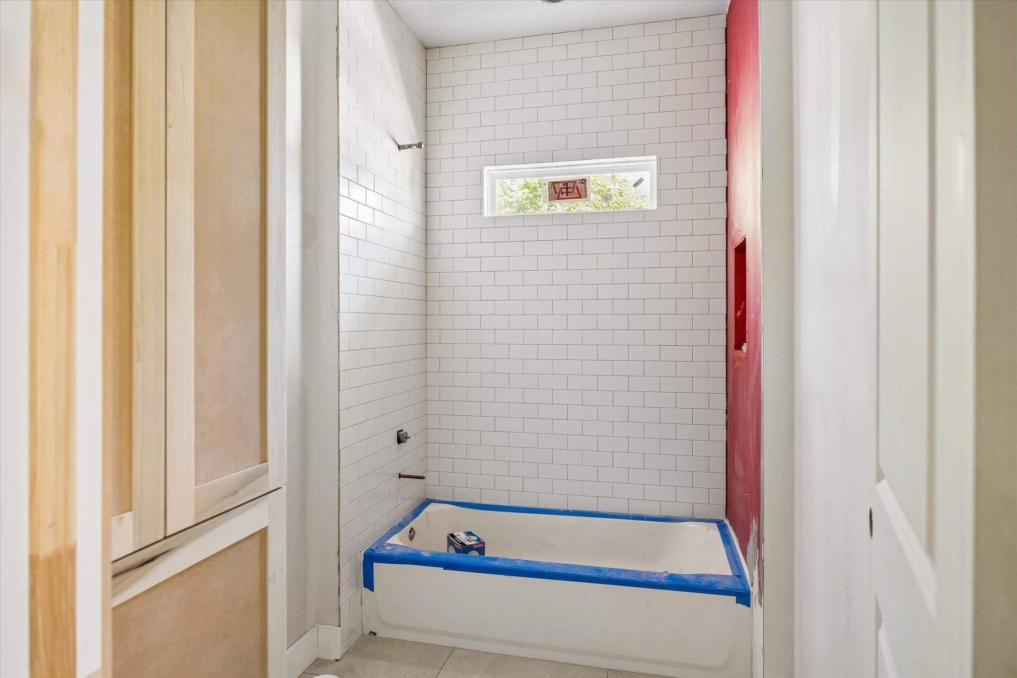 1050 W 42nd Street
