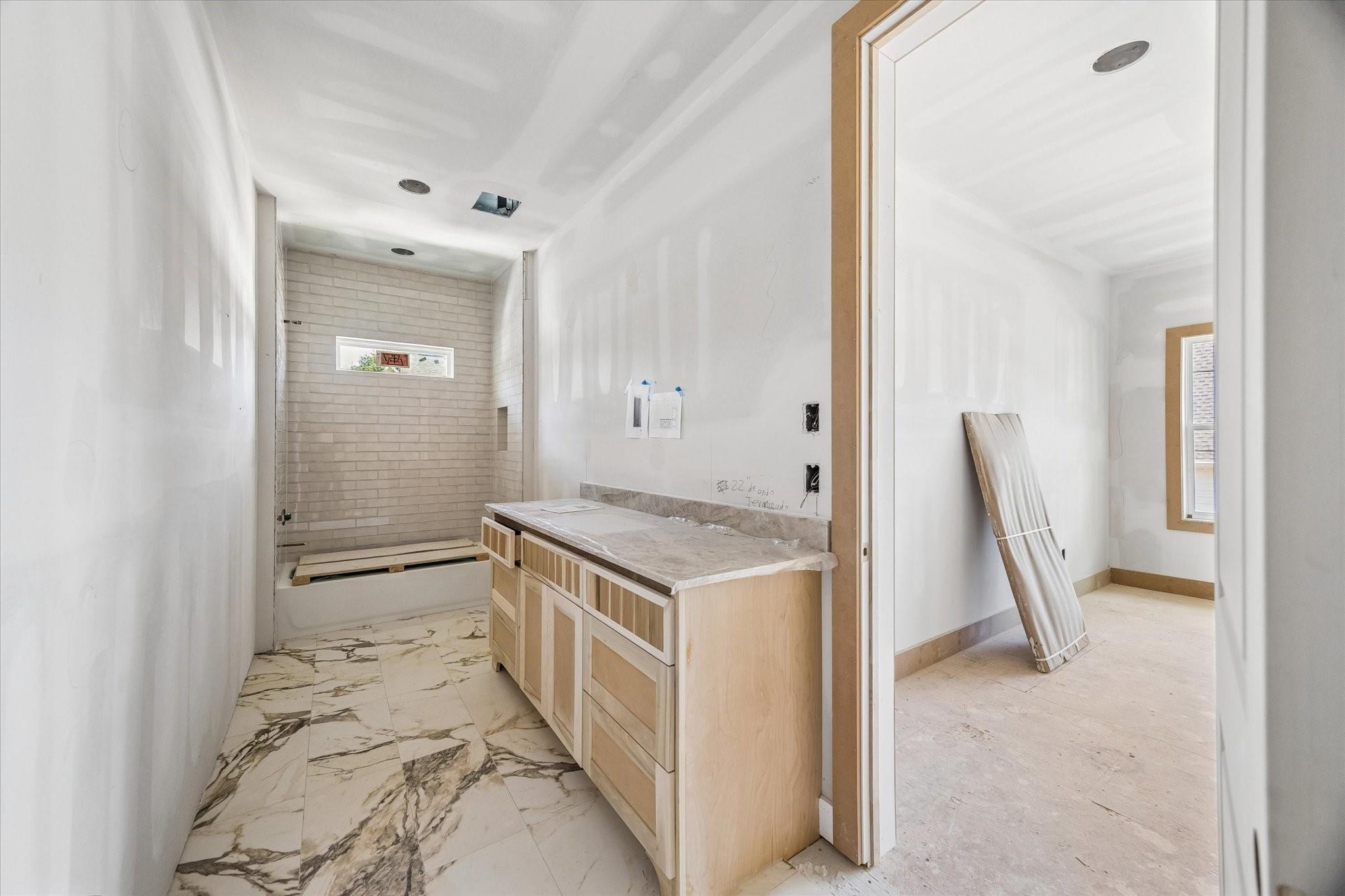 1050 W 42nd Street