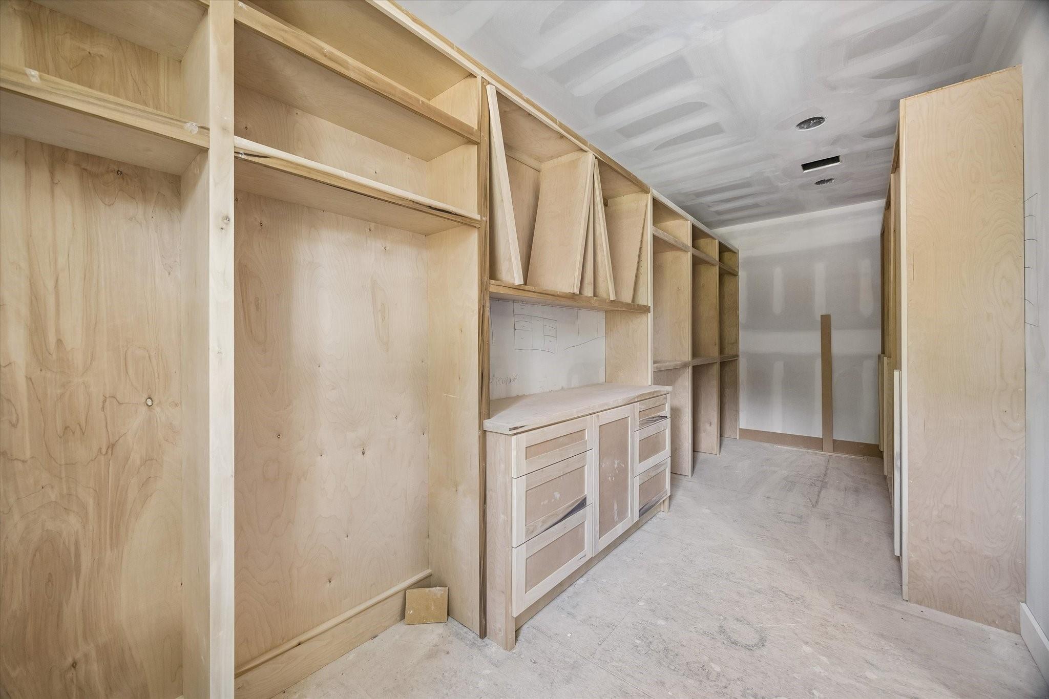1050 W 42nd Street