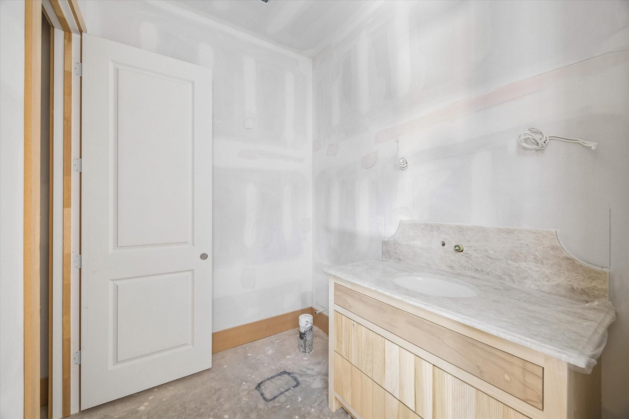1050 W 42nd Street