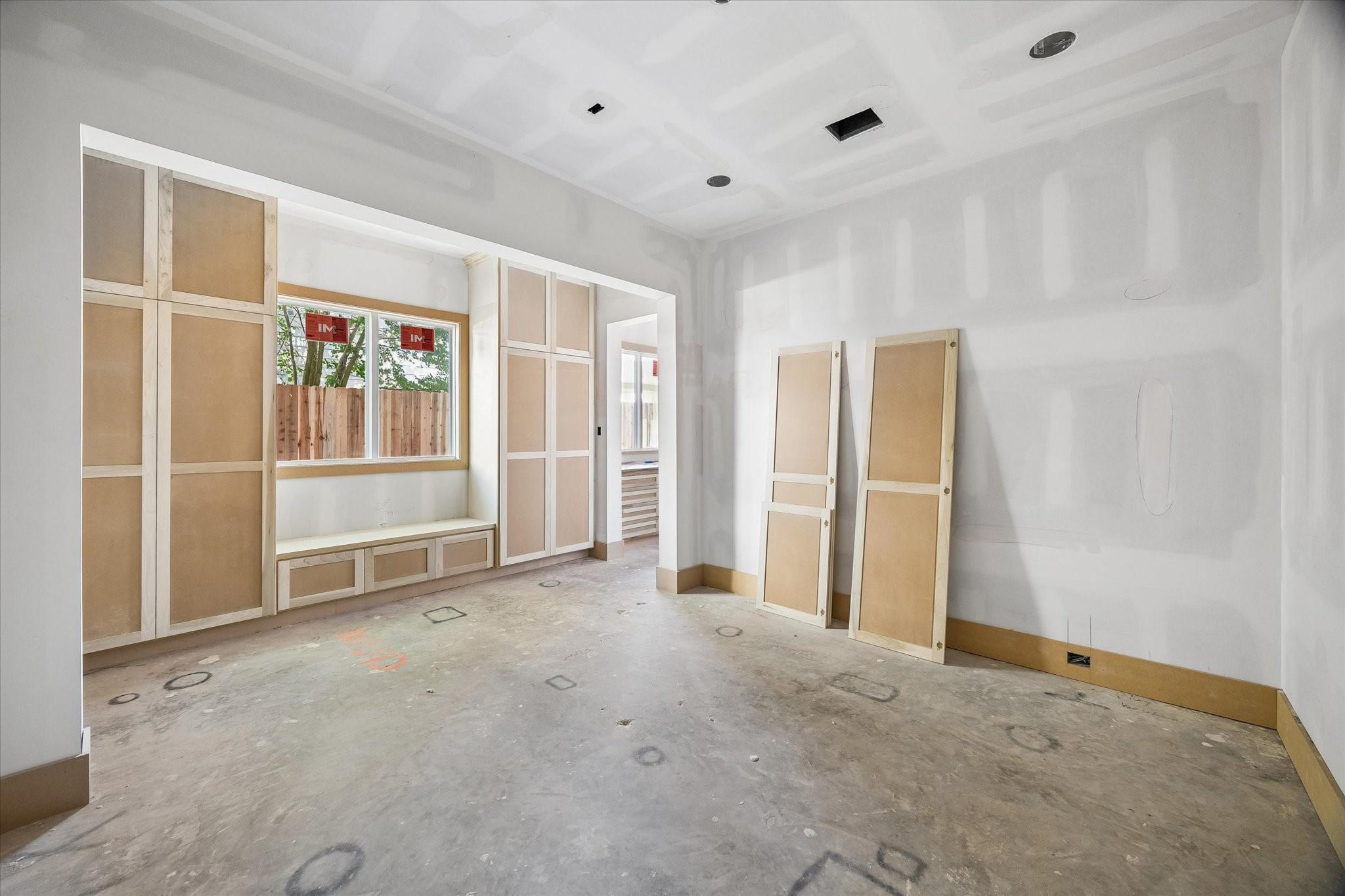 1050 W 42nd Street