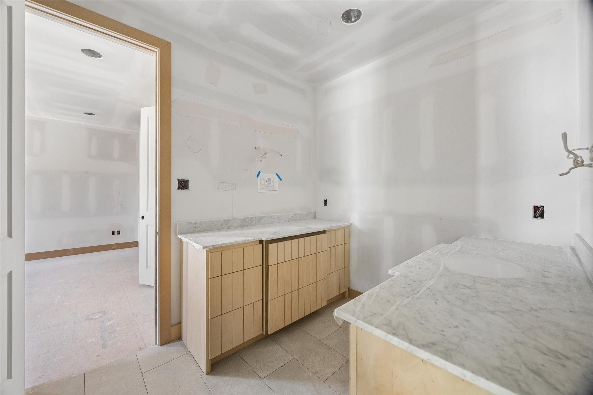 1050 W 42nd Street