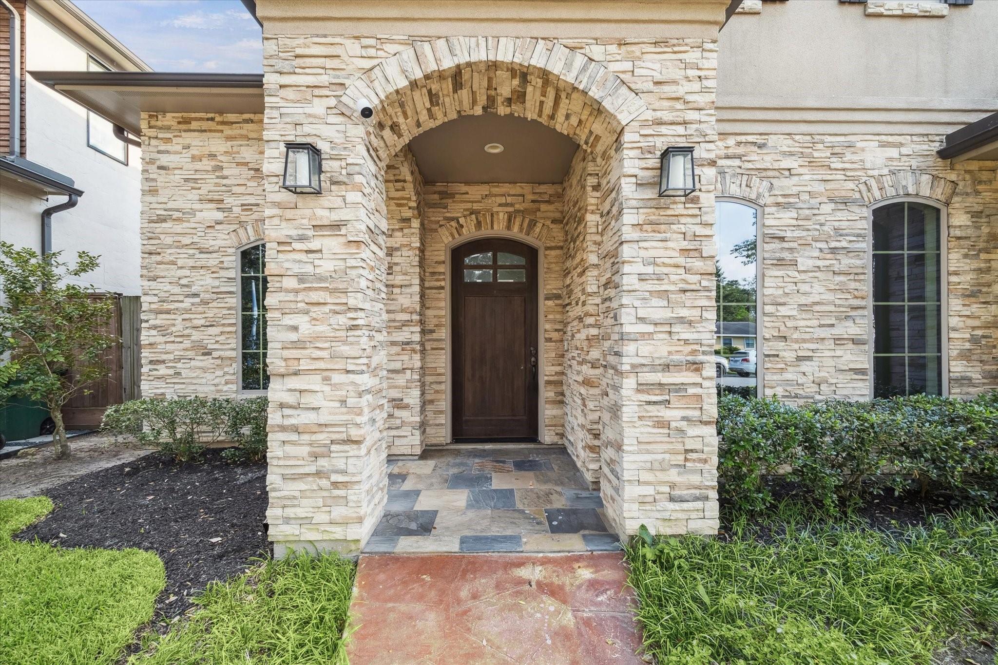 1339 Du Barry Lane