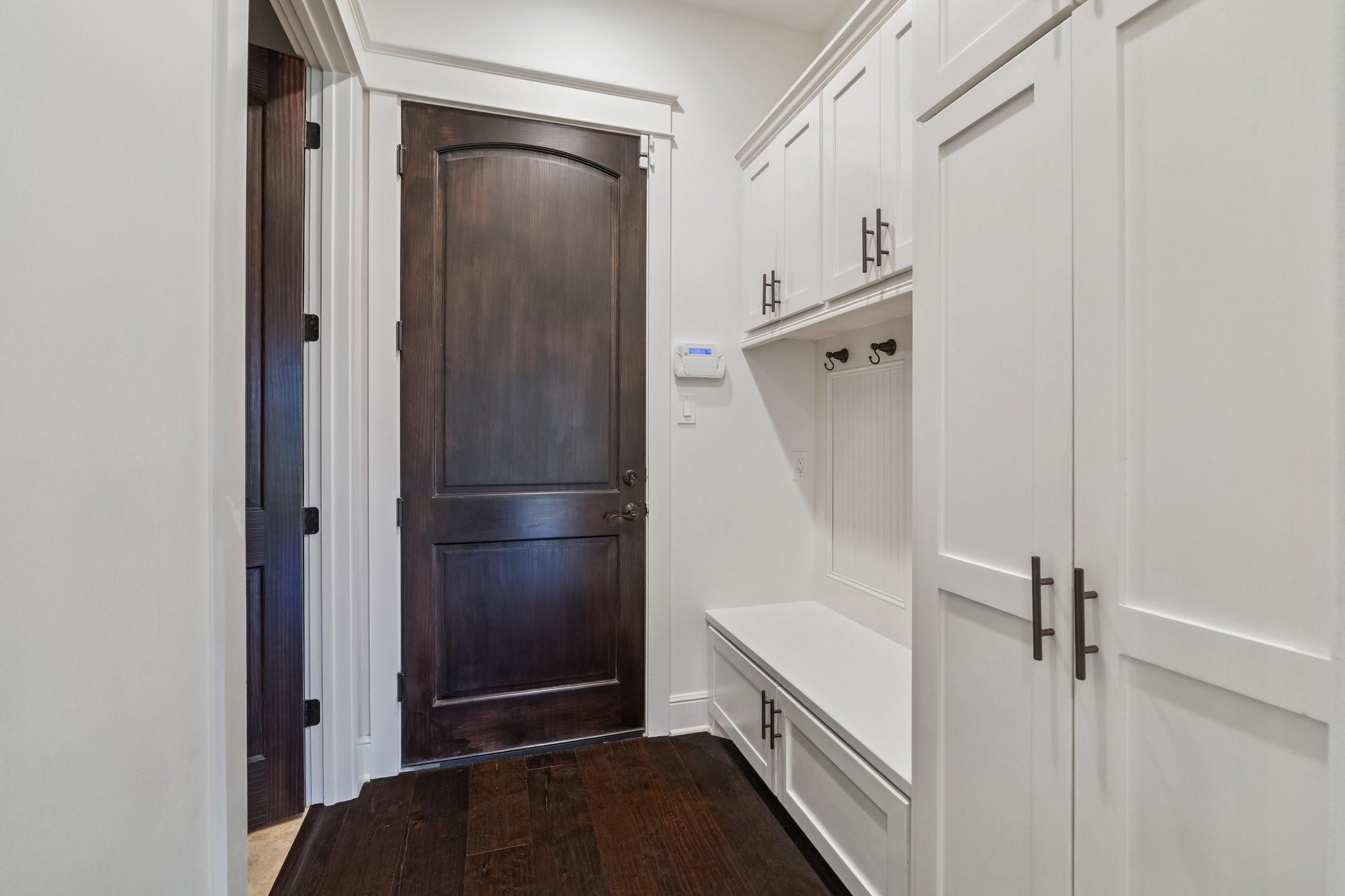 1339 Du Barry Lane