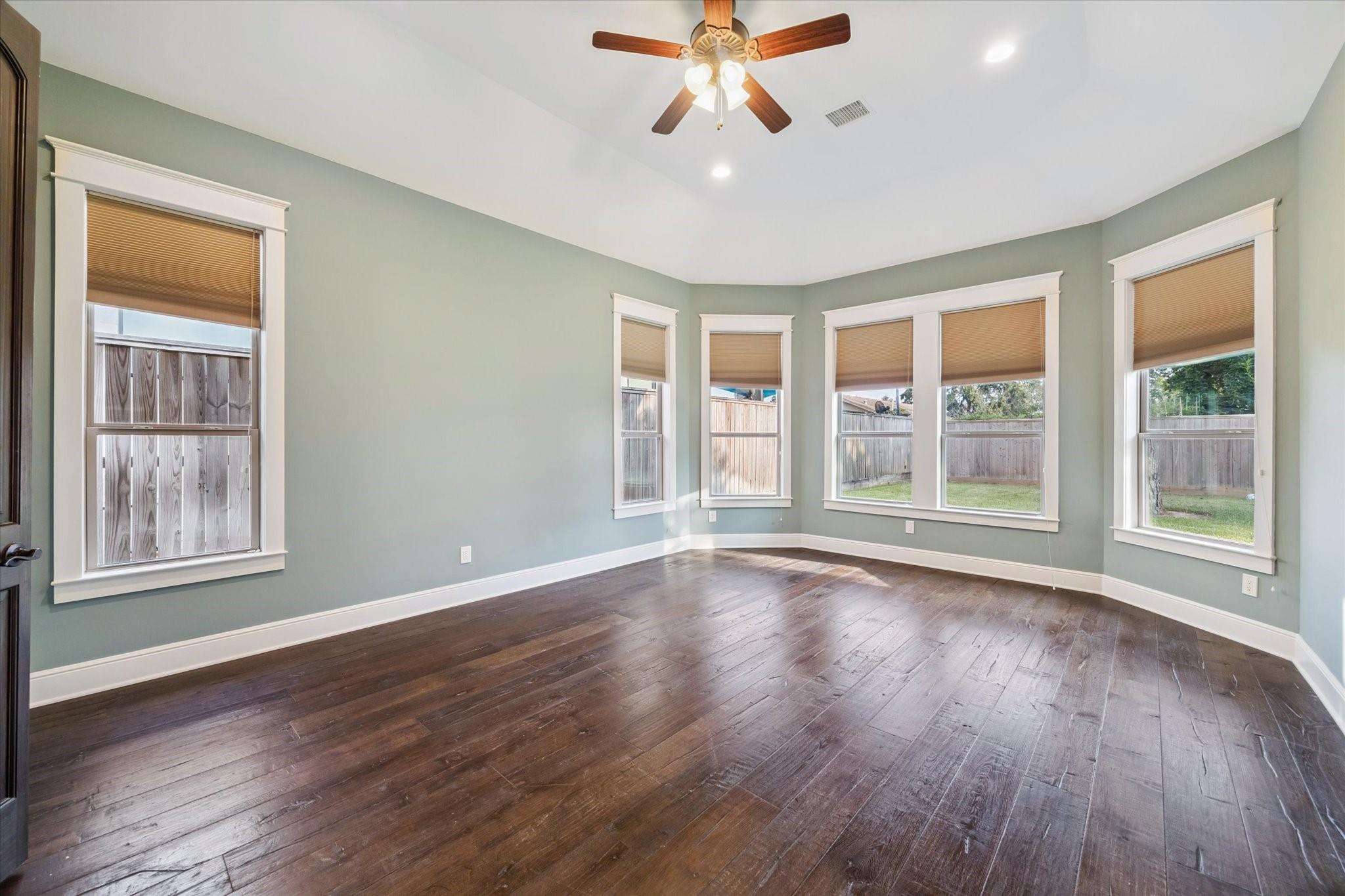 1339 Du Barry Lane