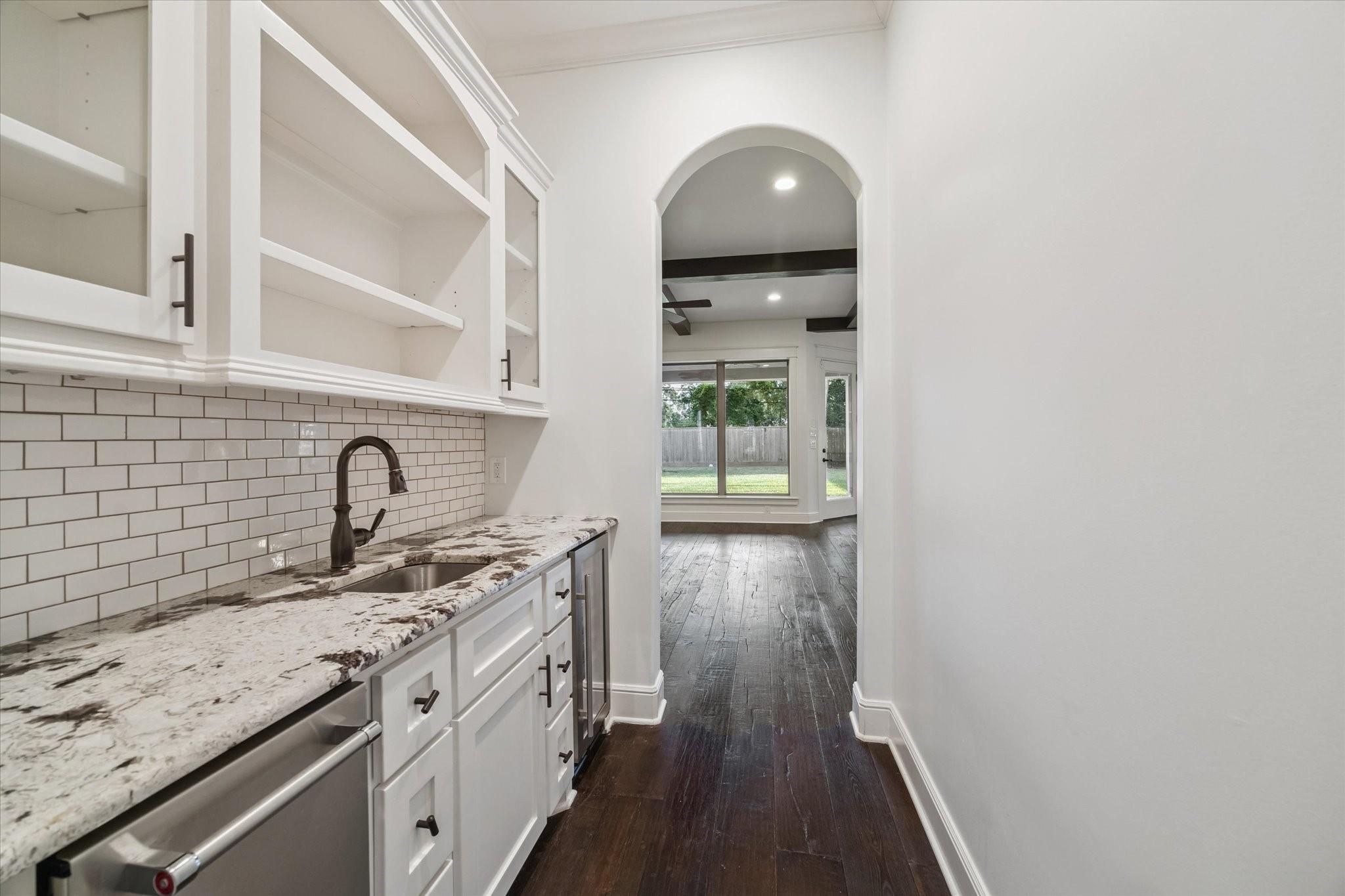 1339 Du Barry Lane