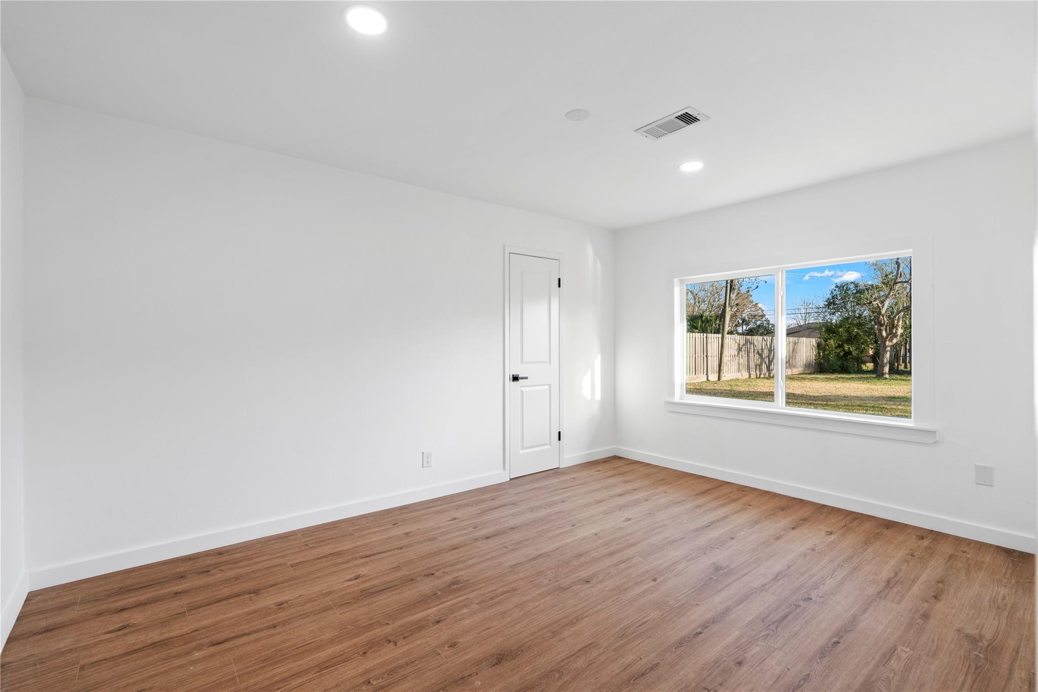 5023 Redstart Street