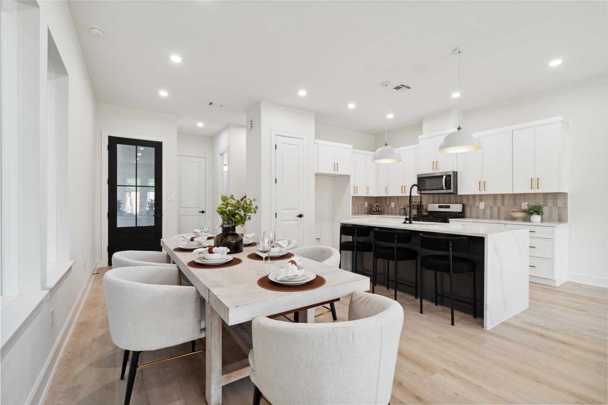 3733 & 3735 Lydia Street