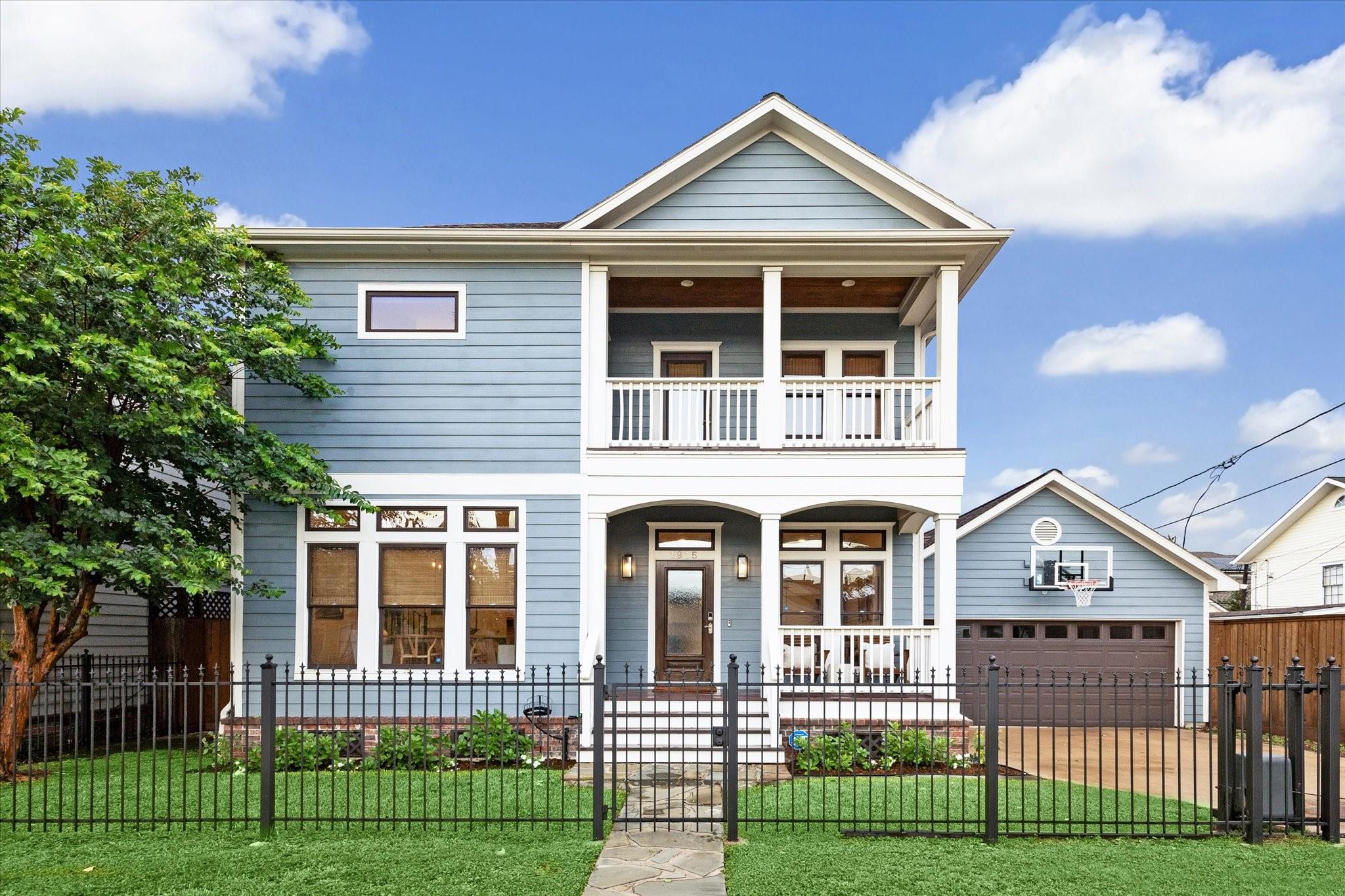 1915 Bradshaw Street