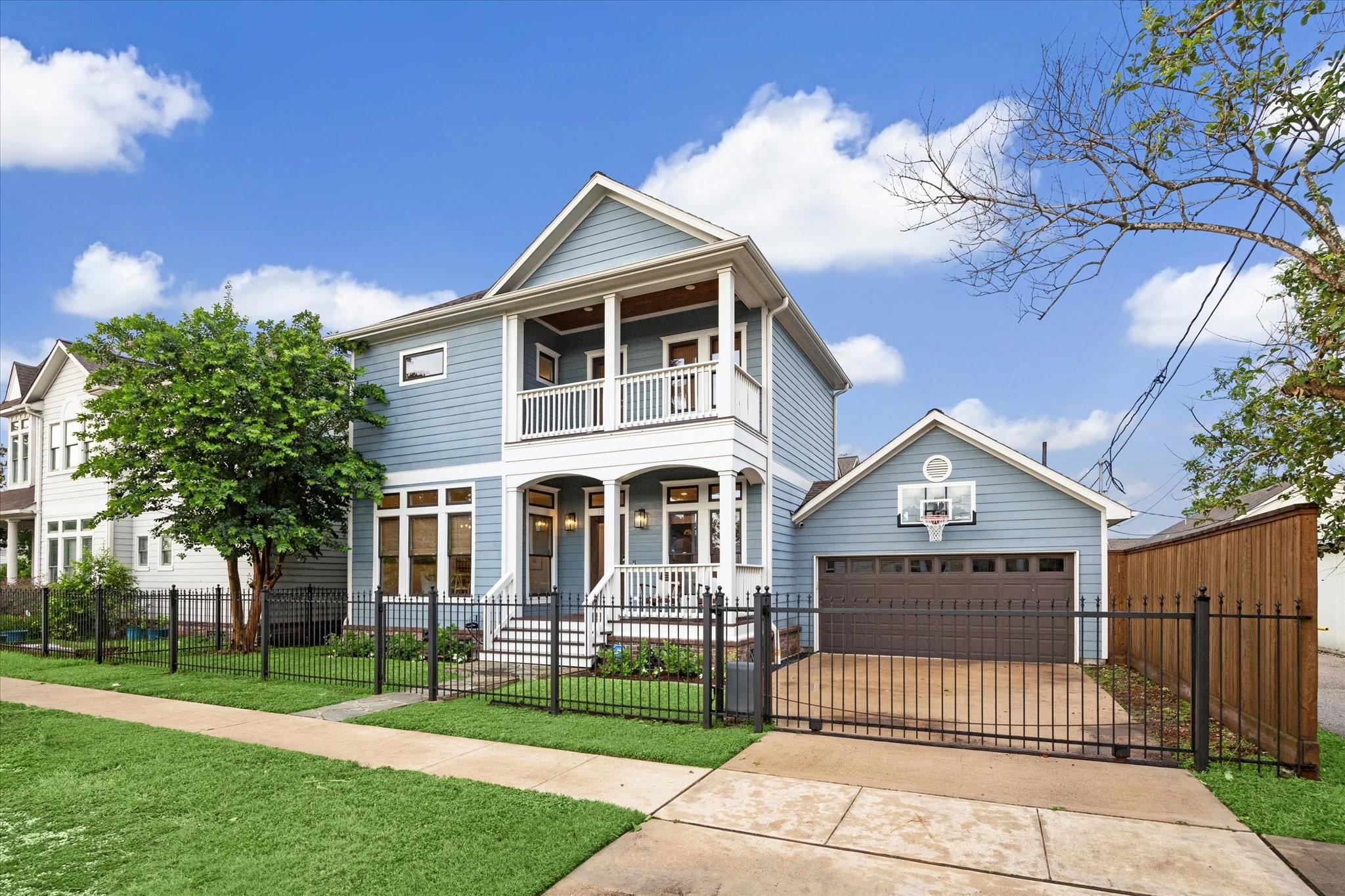 1915 Bradshaw Street