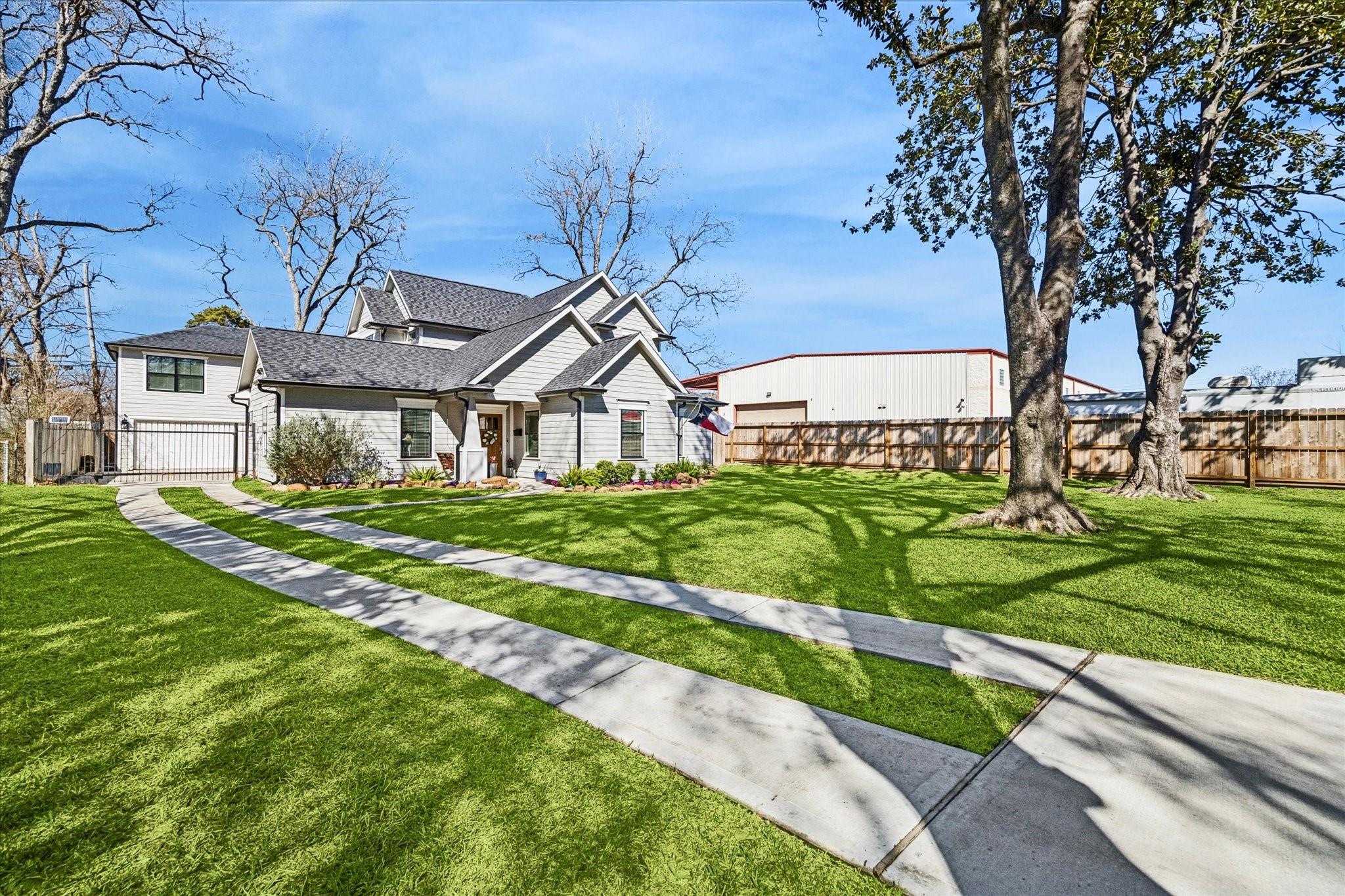216 W 30th Street