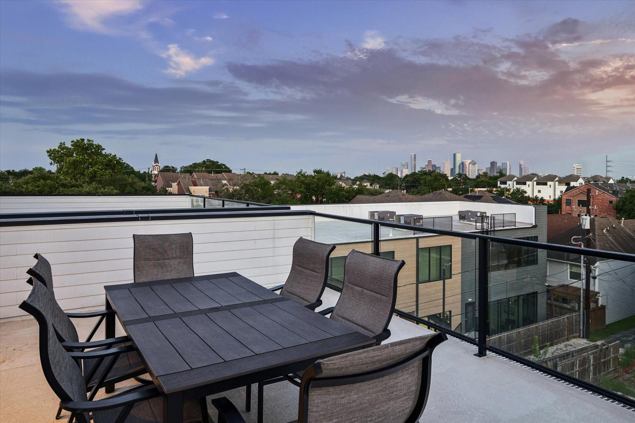 209 W 10th 1/2 Street