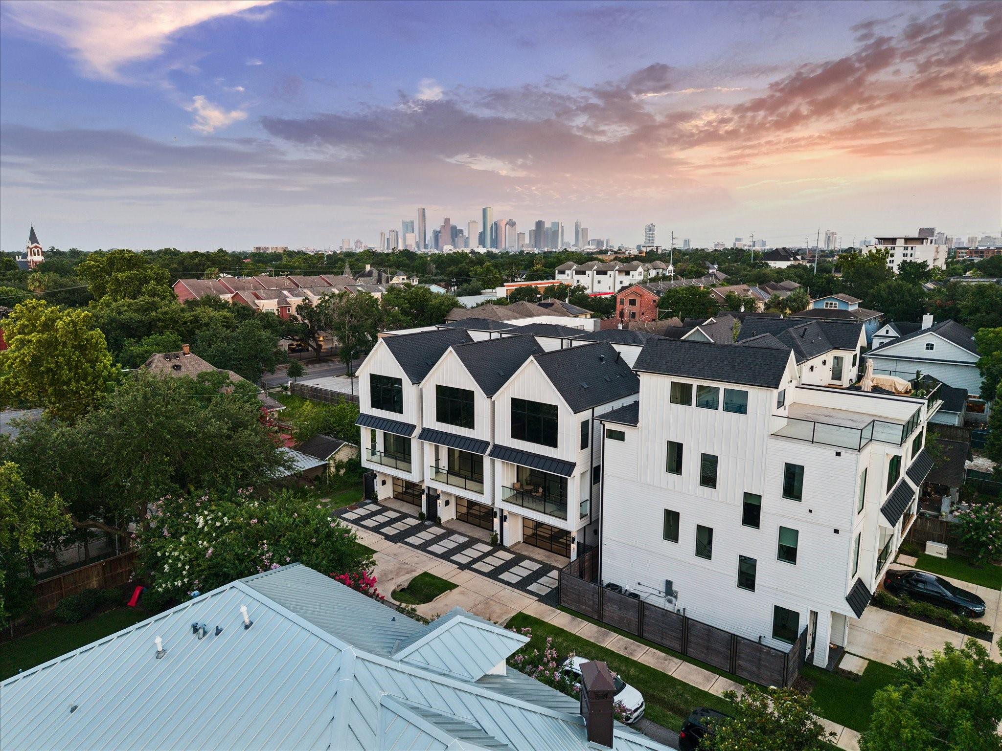 209 W 10th 1/2 Street
