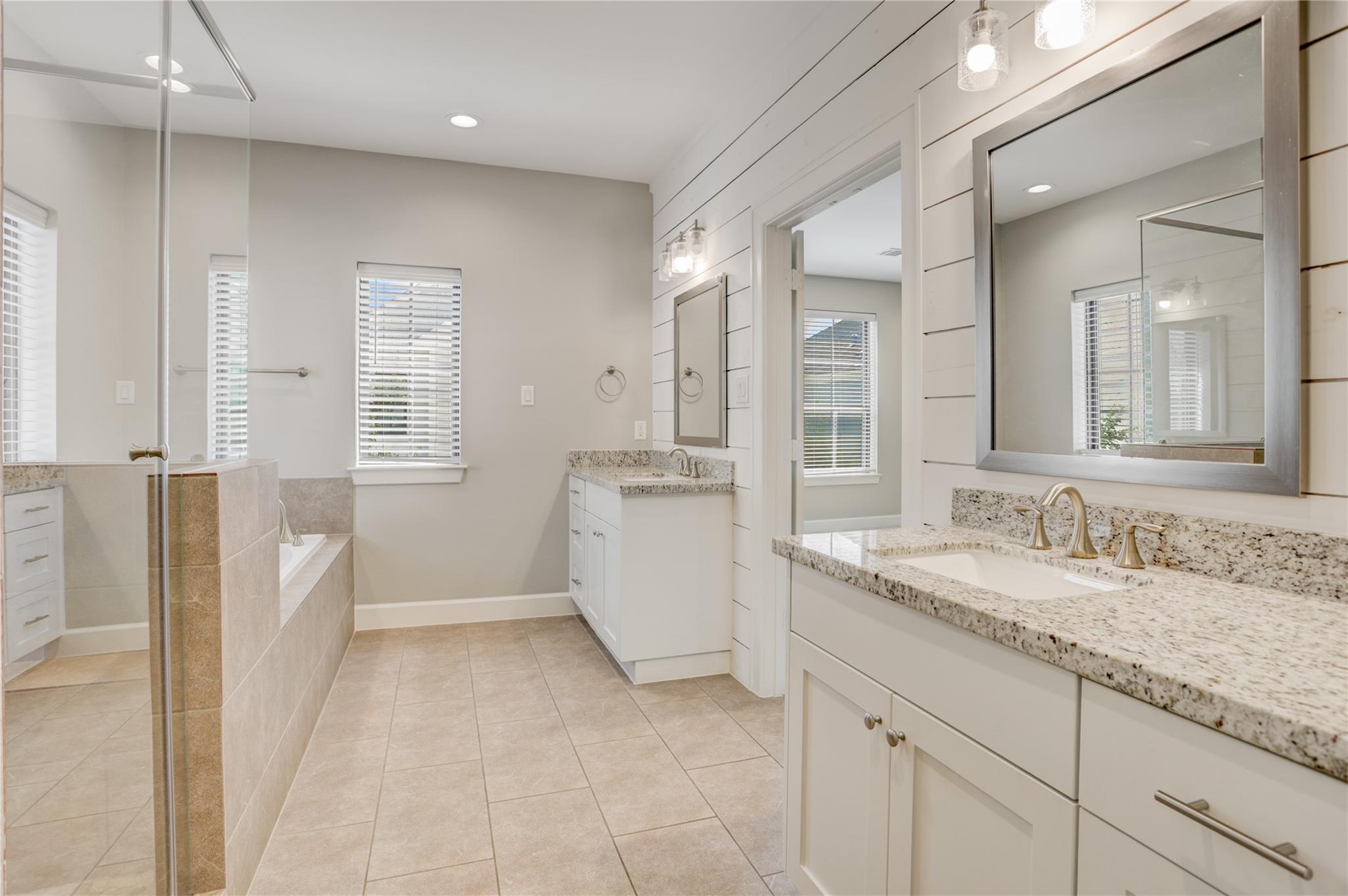 5905 Petty Street # B, Houston Unit: B