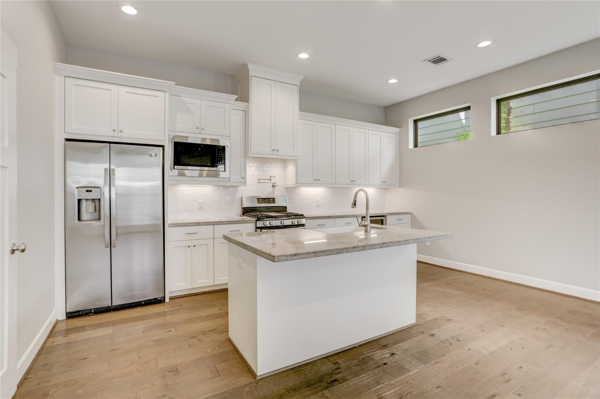 5905 Petty Street # B, Houston Unit: B