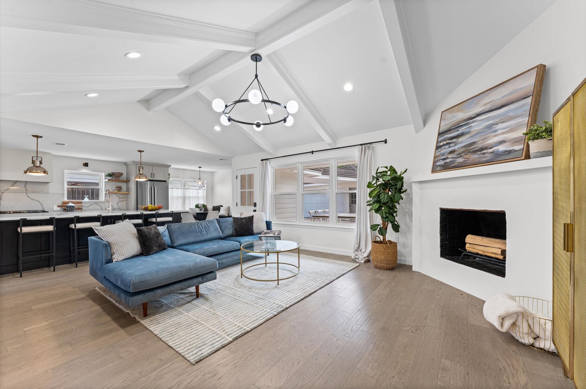 1607 Crystal Hills Drive