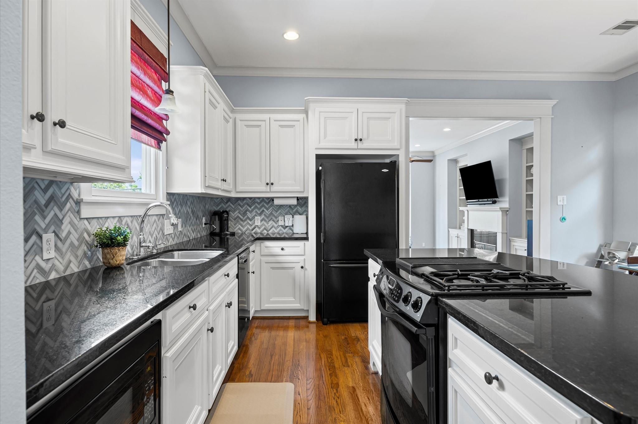 816 W 23rd Street