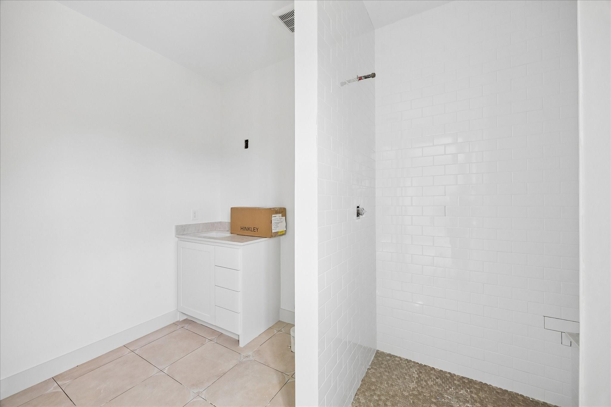 1614 Woodcrest Drive