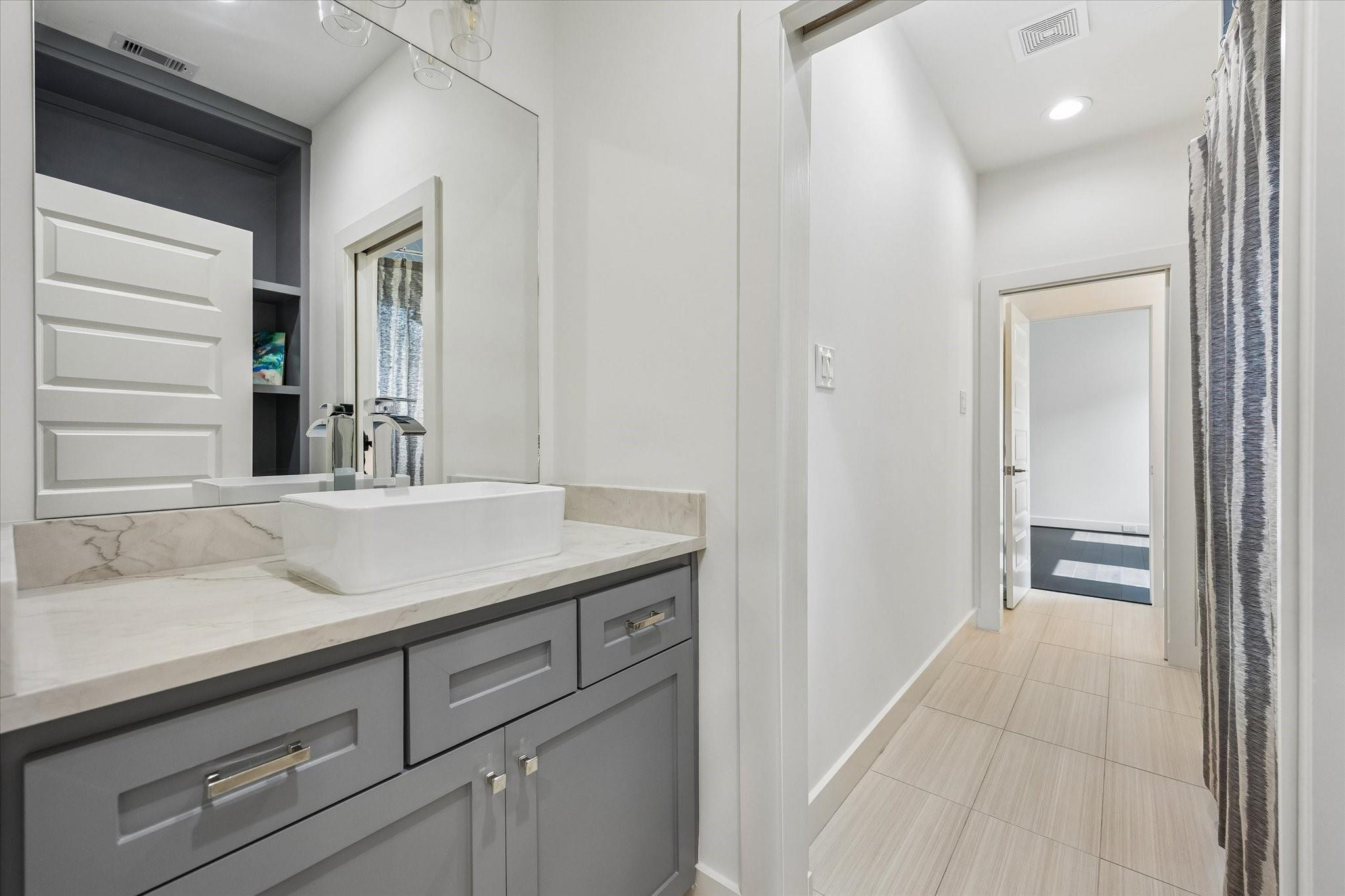 802 W 30th Street